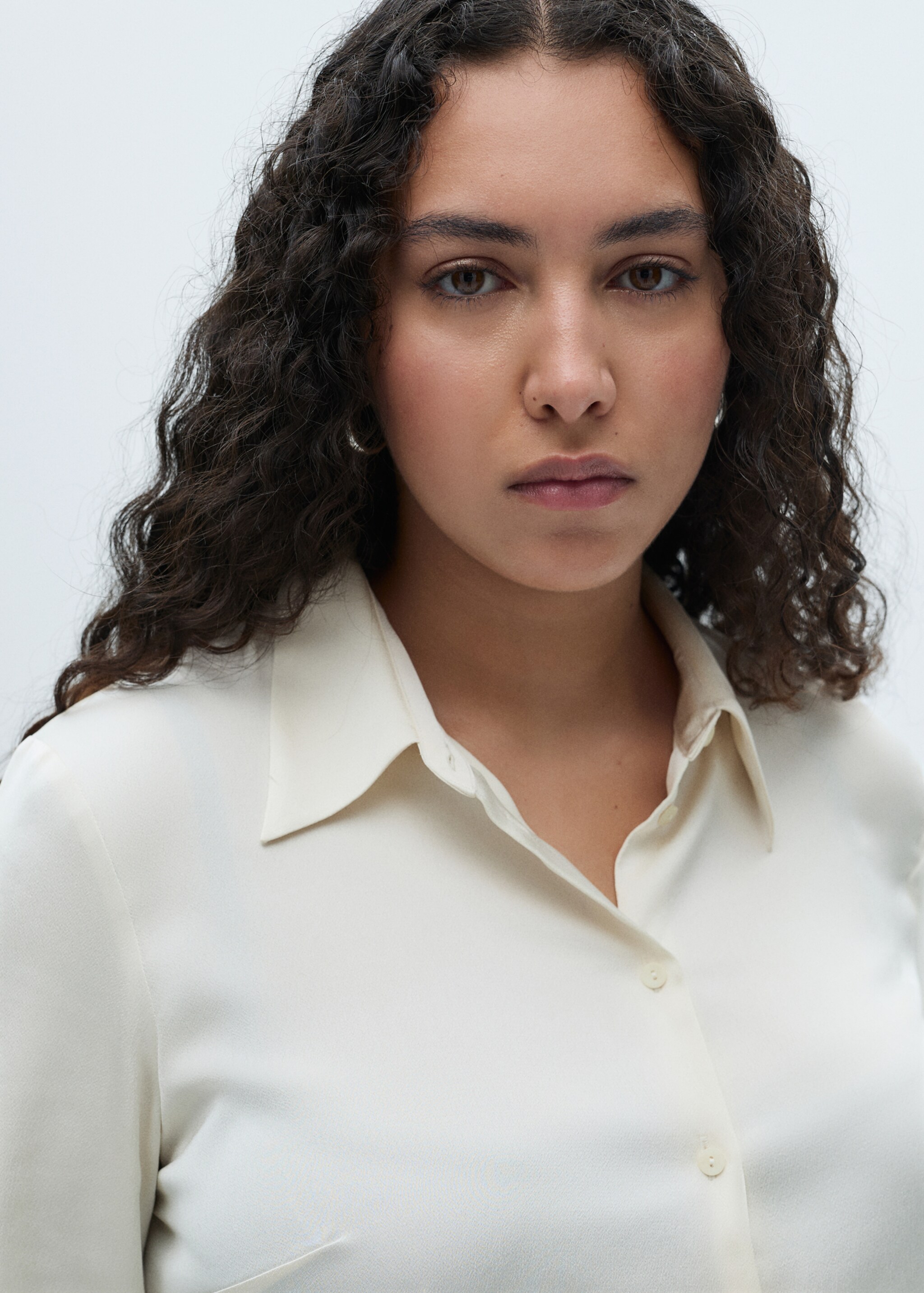 Satin finish flowy shirt - Details of the article 4, Off White. Ref: 87090415-00.