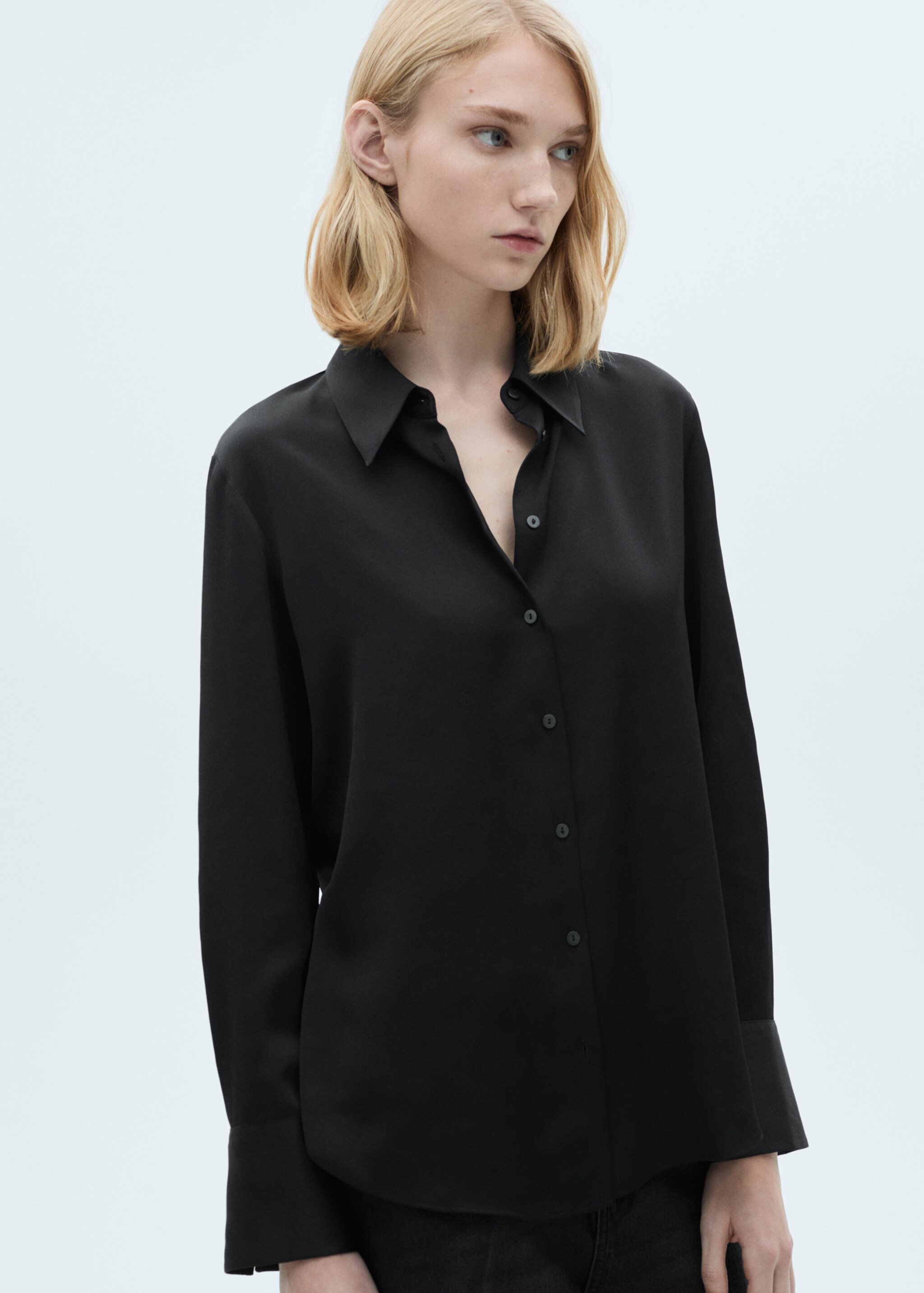 Satin finish flowy shirt - Medium plane, Black. Ref: 87090415-00.