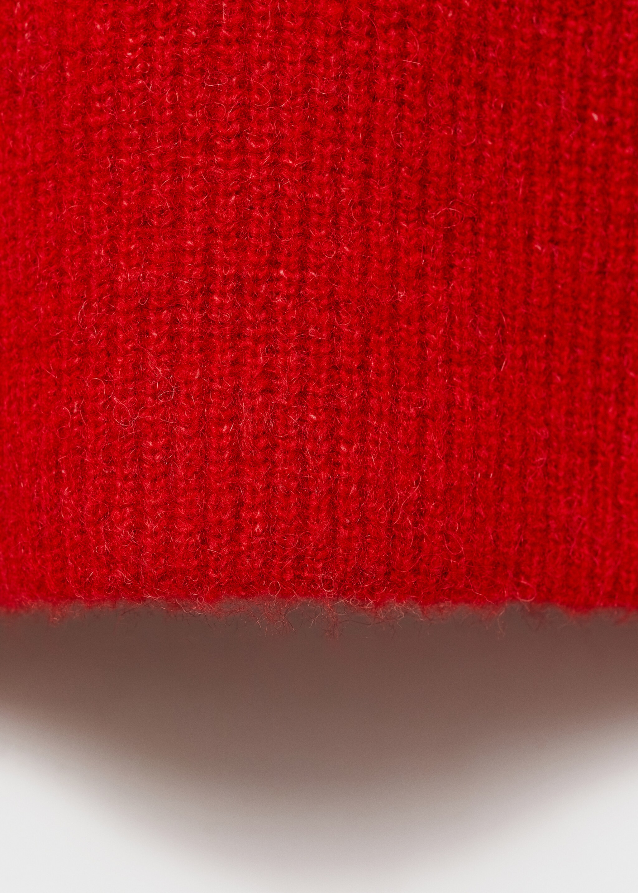 Strickpullover mit V-Ausschnitt - Detail des Artikels 0, Rot. Ref: 87090423-00.