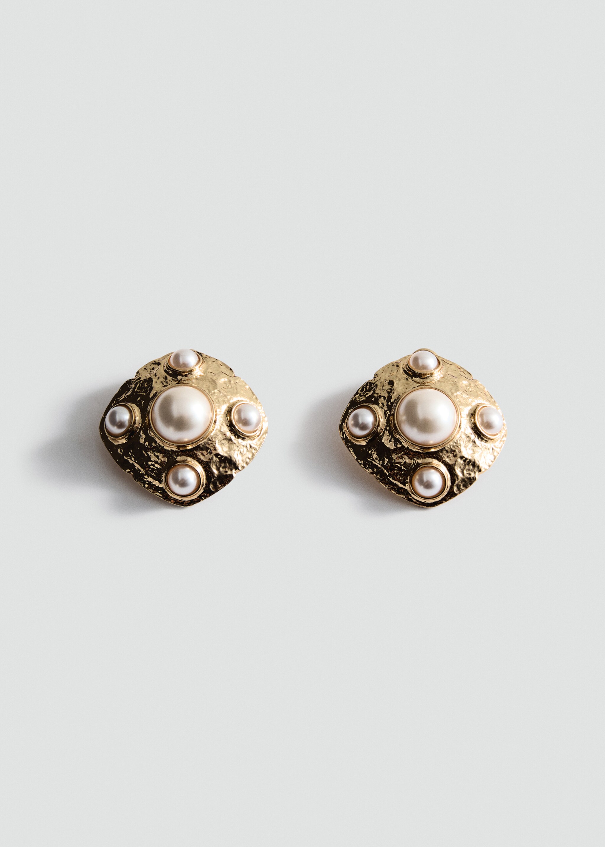 Boucles d'oreilles texture ornement perles - Article sans modèle, Or. Ref: 87090424-00.