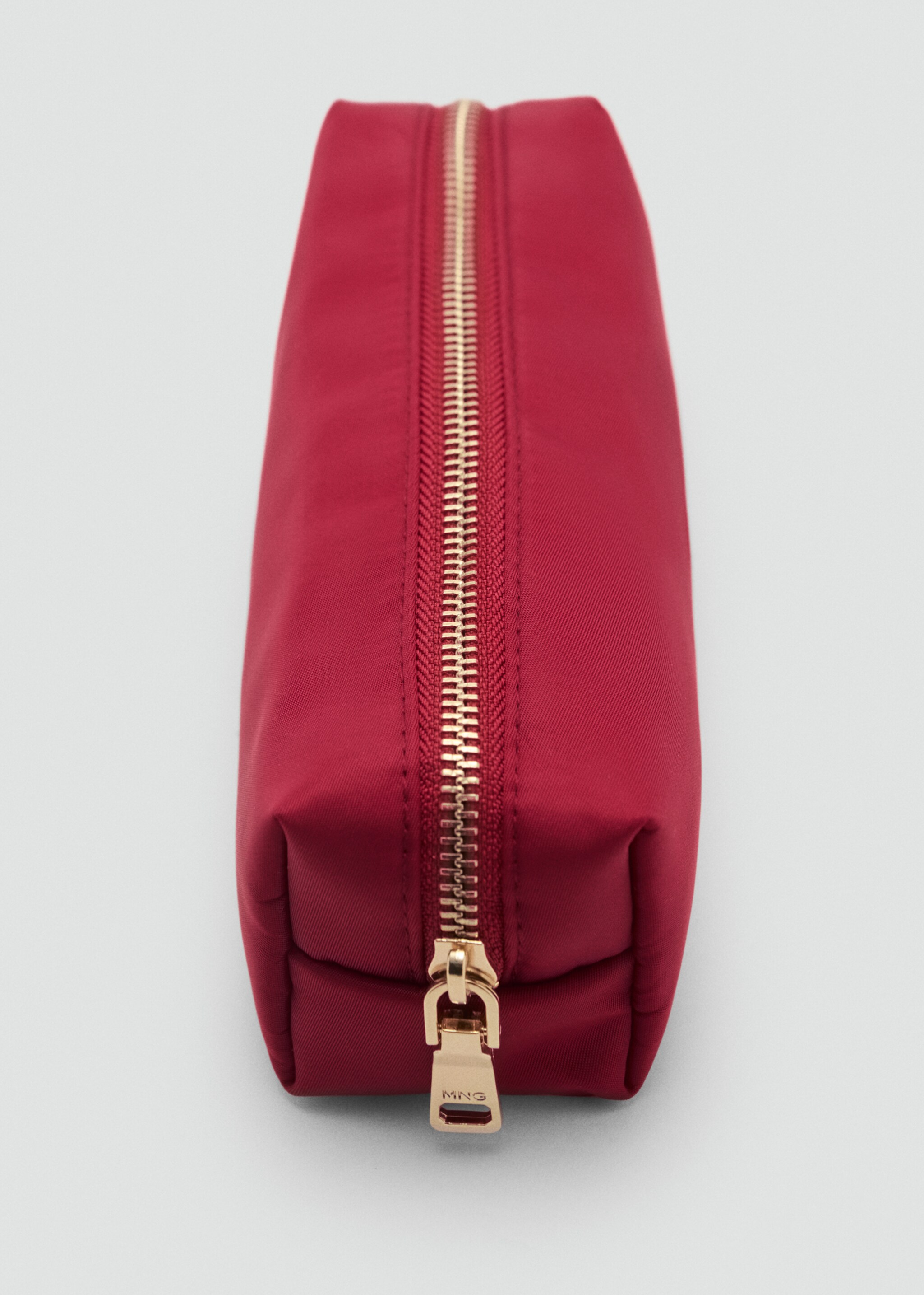 Etui aus Nylon mit Reißverschluss - Detail des Artikels 1, Rot. Ref: 87090426-00.
