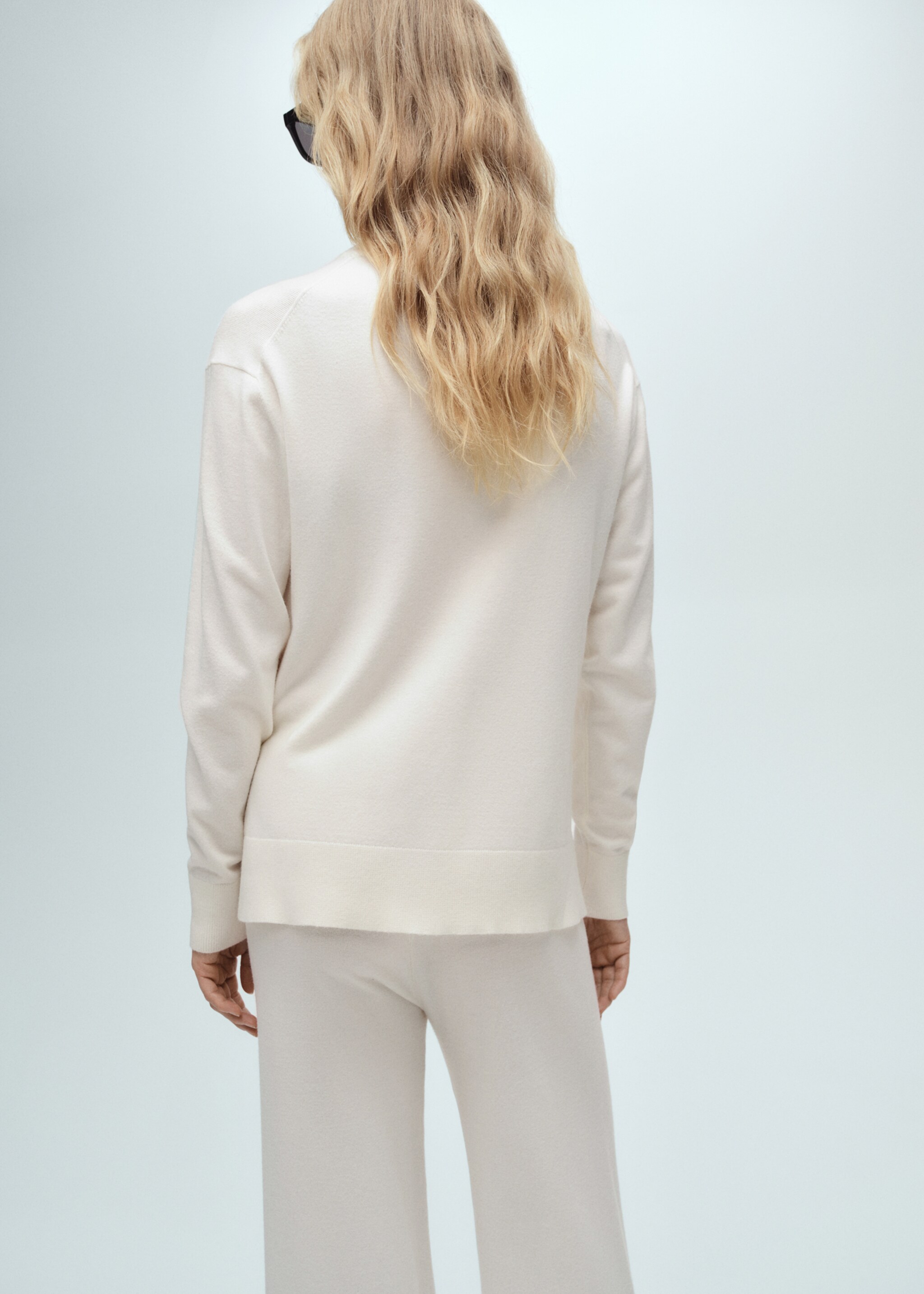 Pull-over maille col montant - Verso de l’article, Écru. Ref: 87090430-00.