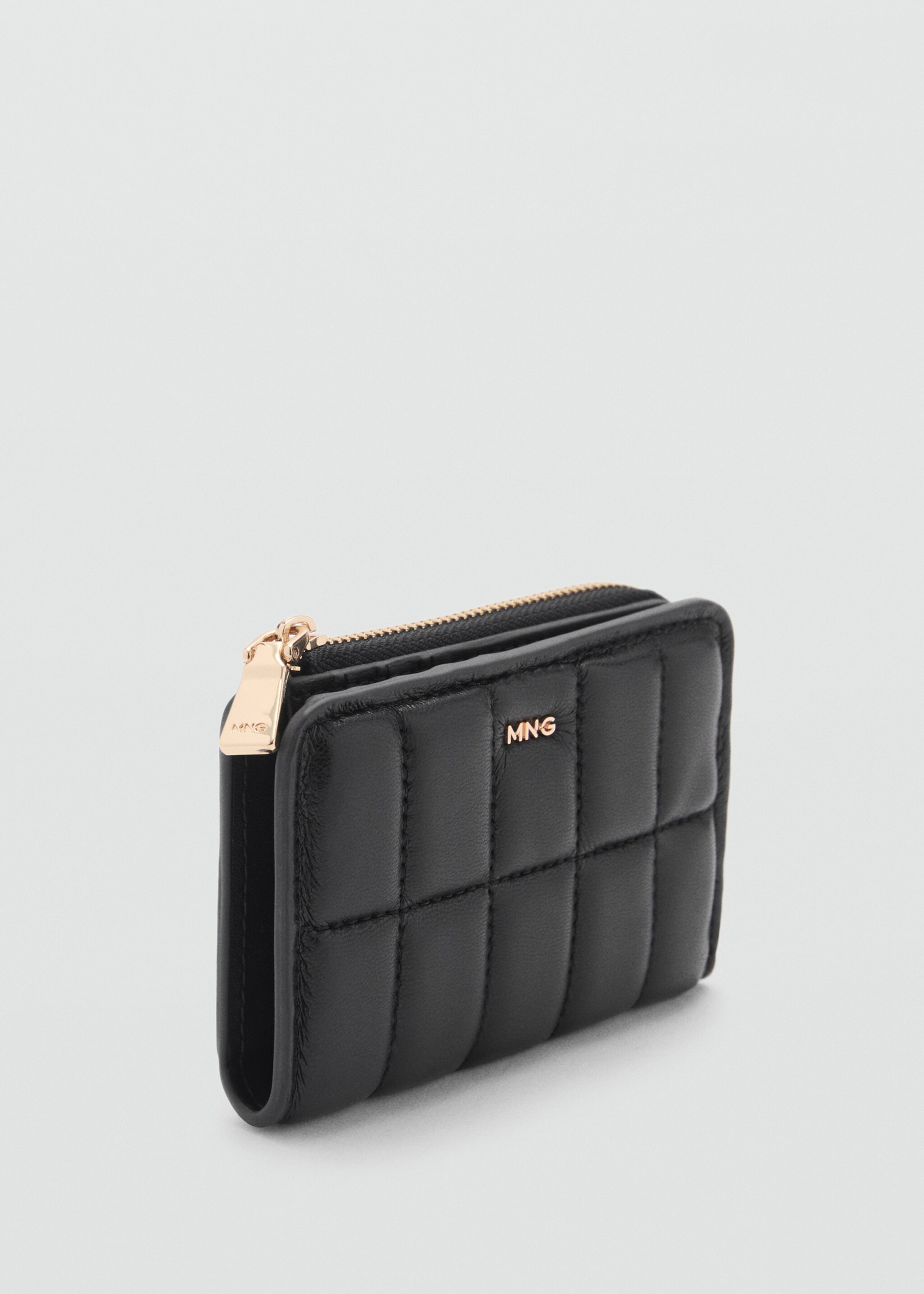 Quilted wallet with flap - Medium plane, Black. Ref: 87090441-00.