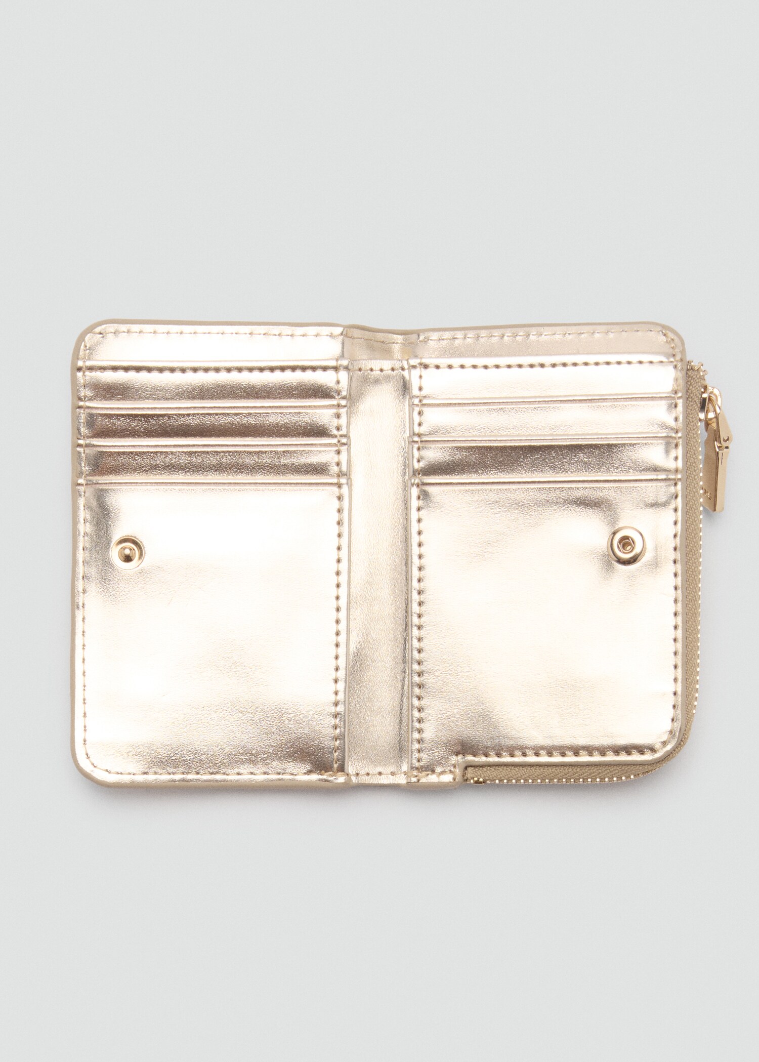 Quilted wallet with flap - Details of the article 1