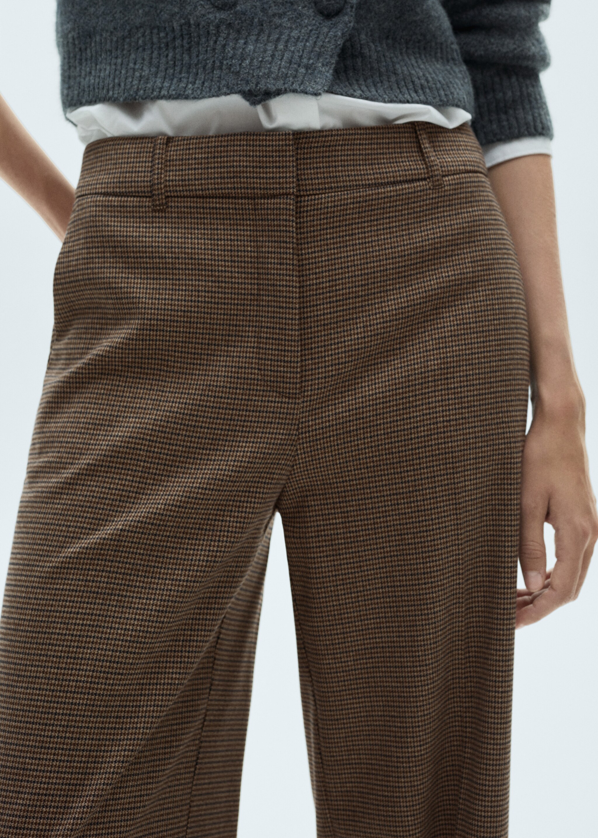 Mid-rise wide leg trousers - Details of the article 6, Blue. Ref: 87090444-00.
