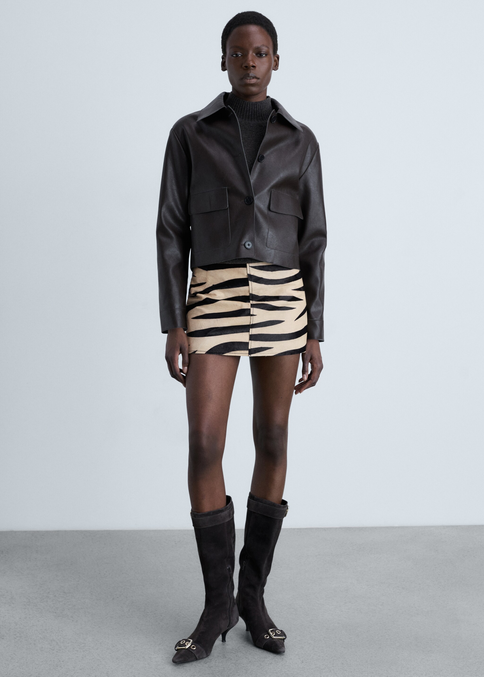 Zebra-print fur skirt - Details of the article 2, Black. Ref: 87090454-00.