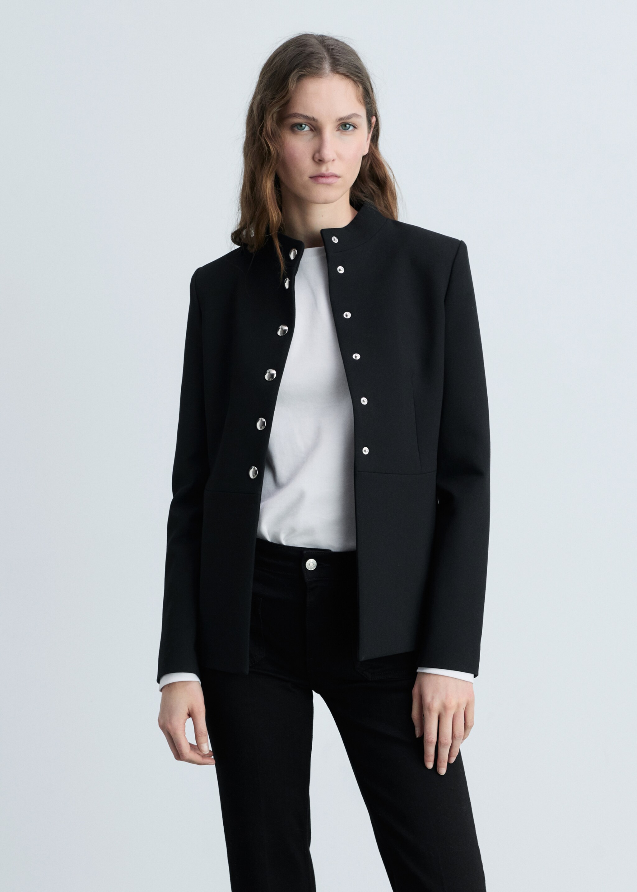 Flared-Jeans mit Taschen in Cropped-Länge - Detail des Artikels 1, Black denim. Ref: 87090457-00.