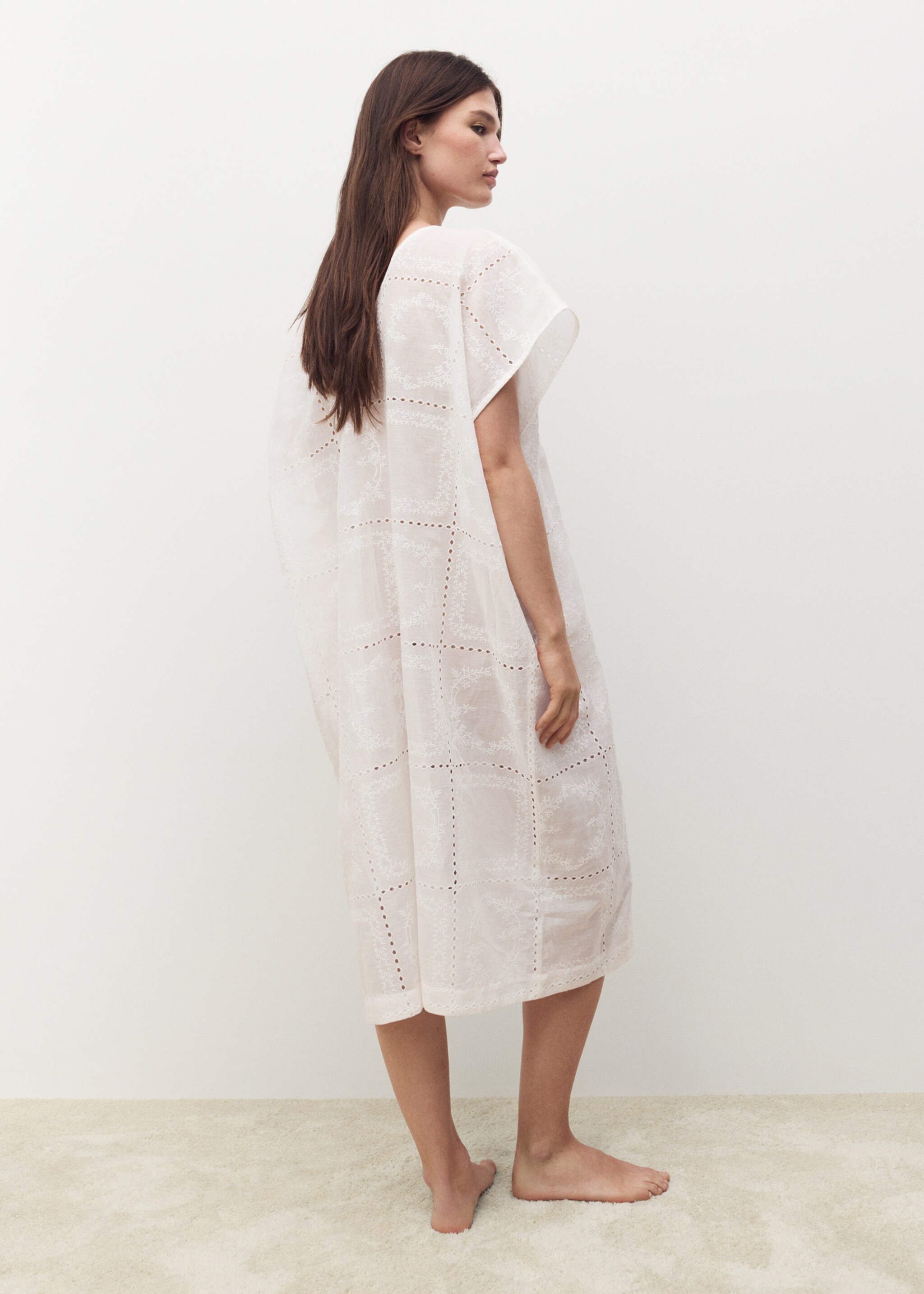 100% ramie embroidered caftan - Reverse of the article, White. Ref: 87090458-00.