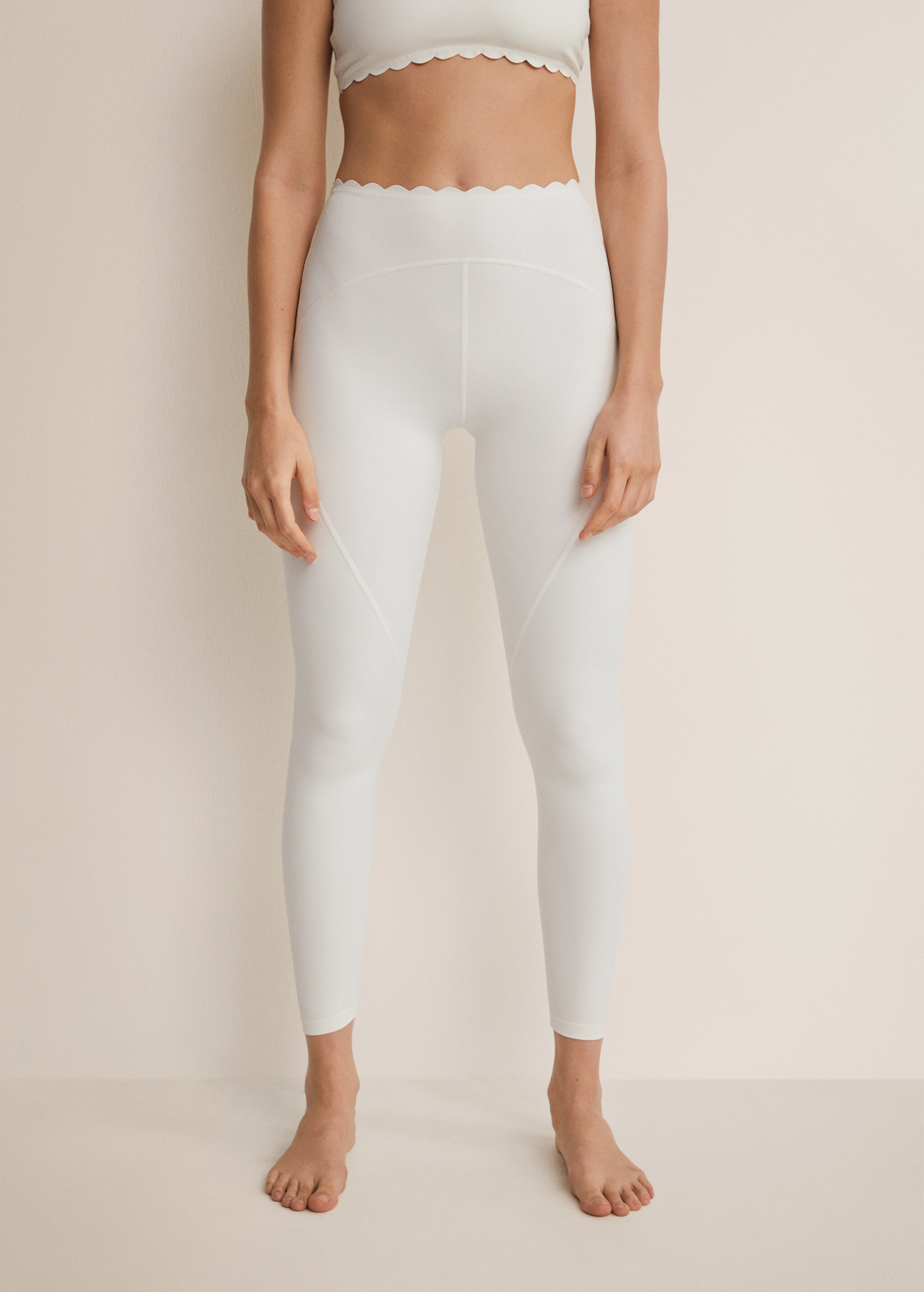 Legging festoneado - Plano medio