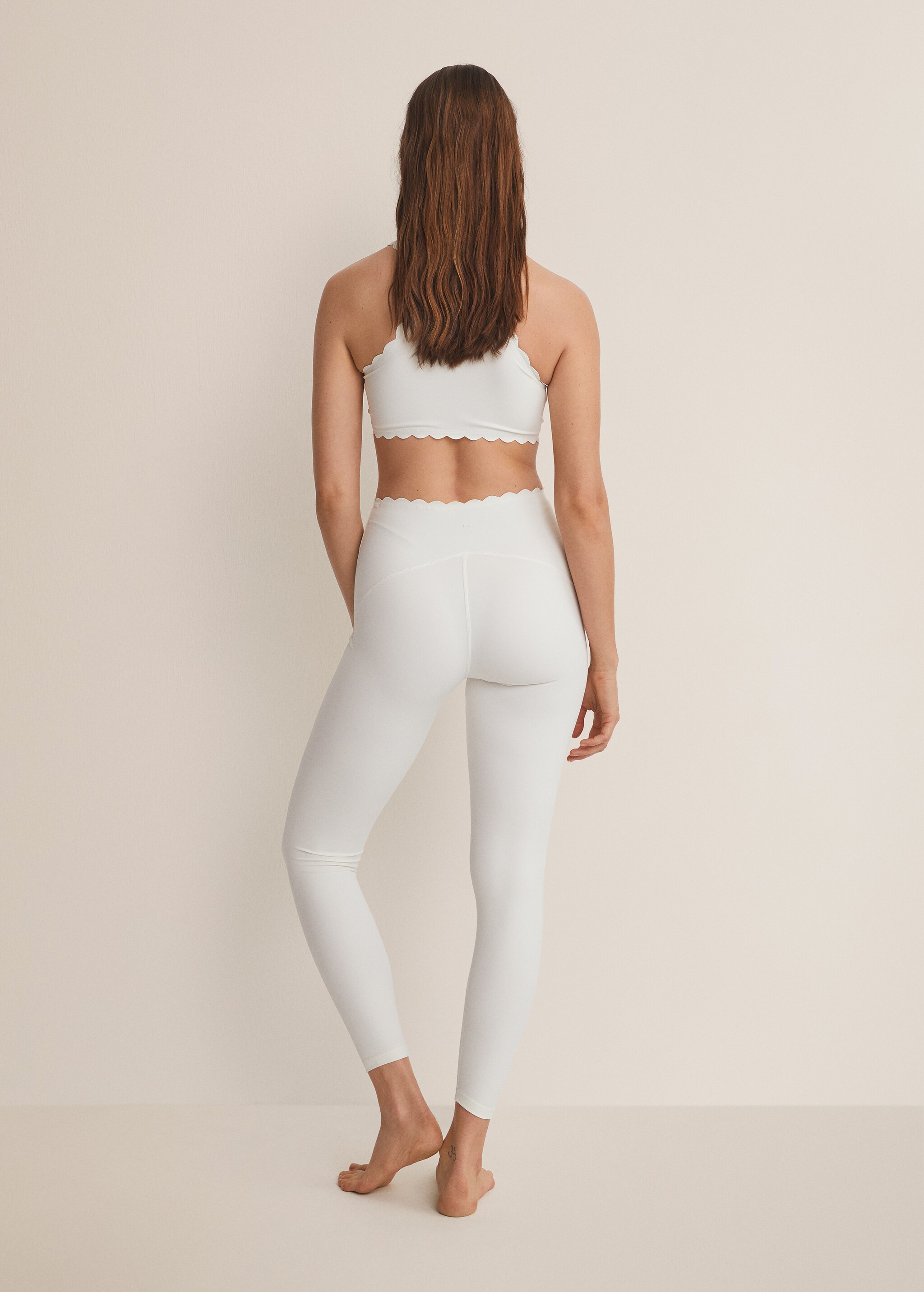 Legging festoneado - Reverso del artículo