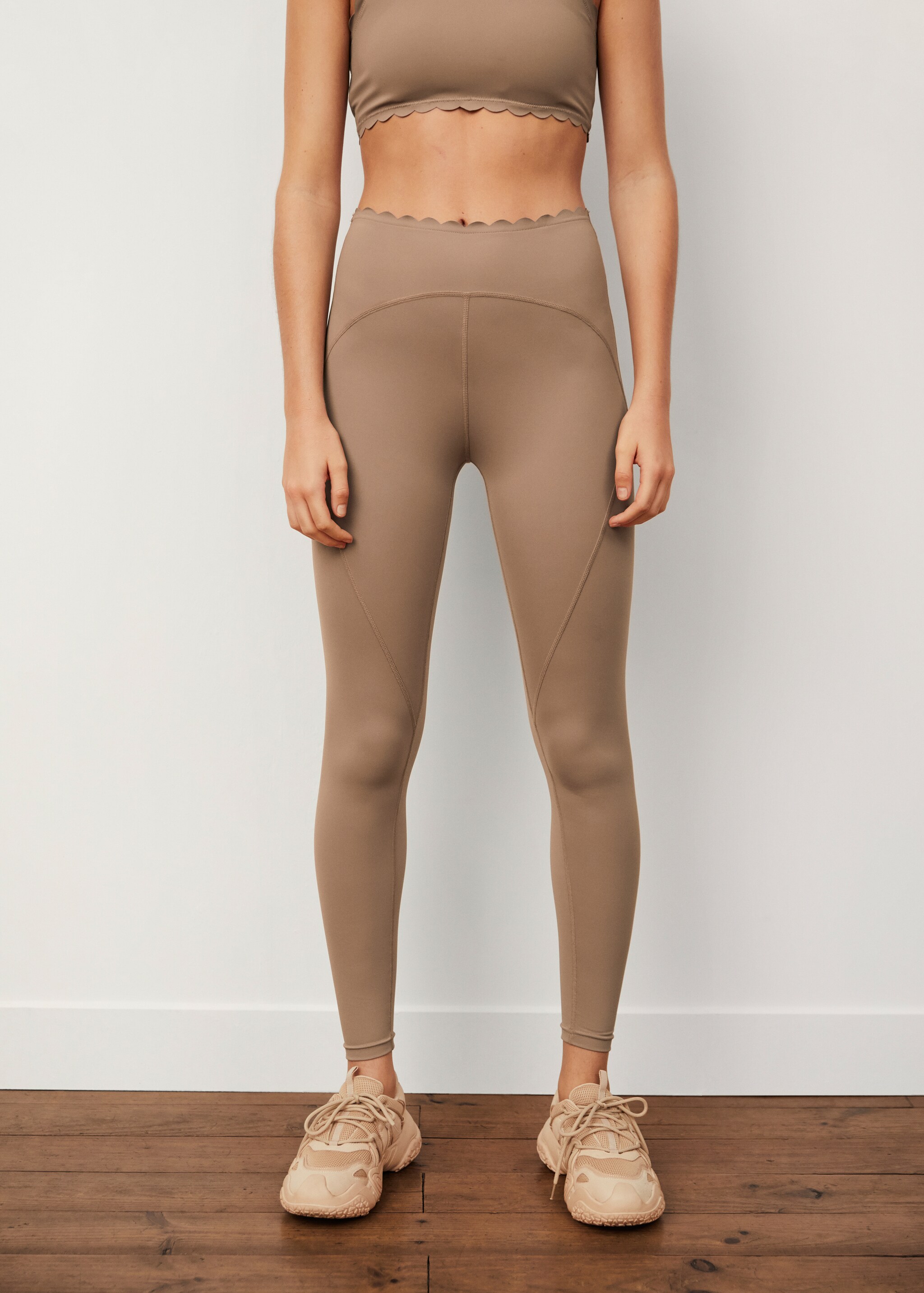 Legging festonné - Plan moyen
