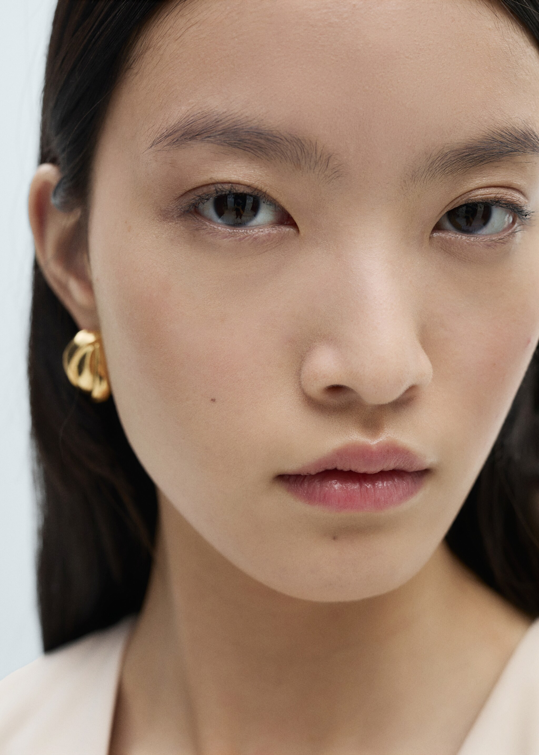 Mono cruzado cinturón - Detalle del artículo 1, Beige. Ref: 87090581-00.