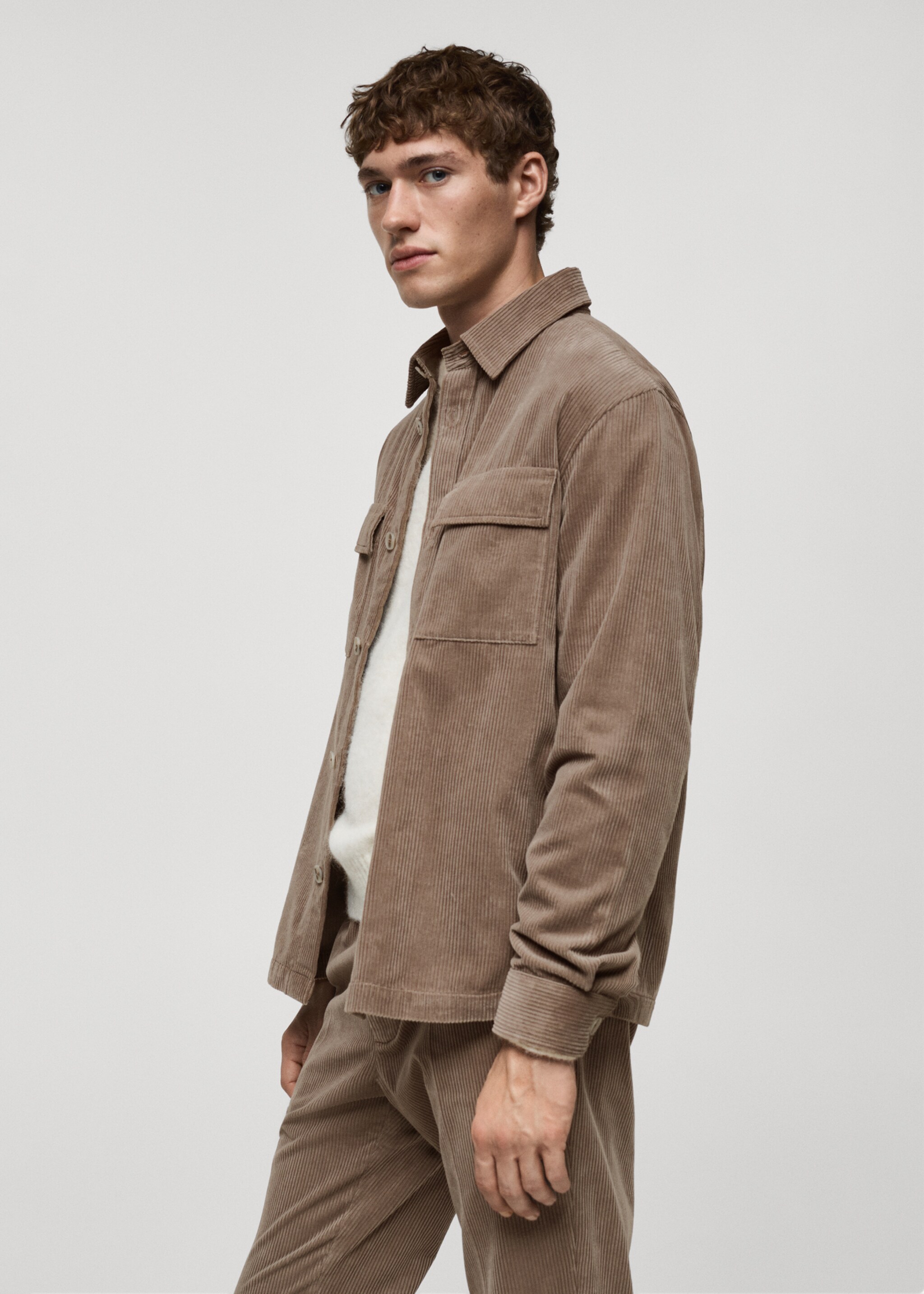 Corduroy overshirt with pockets - Details of the article 2, Mink Grey. Ref: 87090596-00.