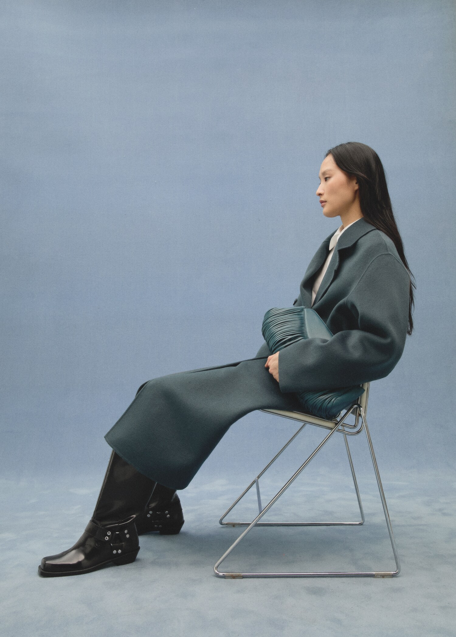 Stiefel mit quadratischer Spitze und Metalldetails - Detail des Artikels 6