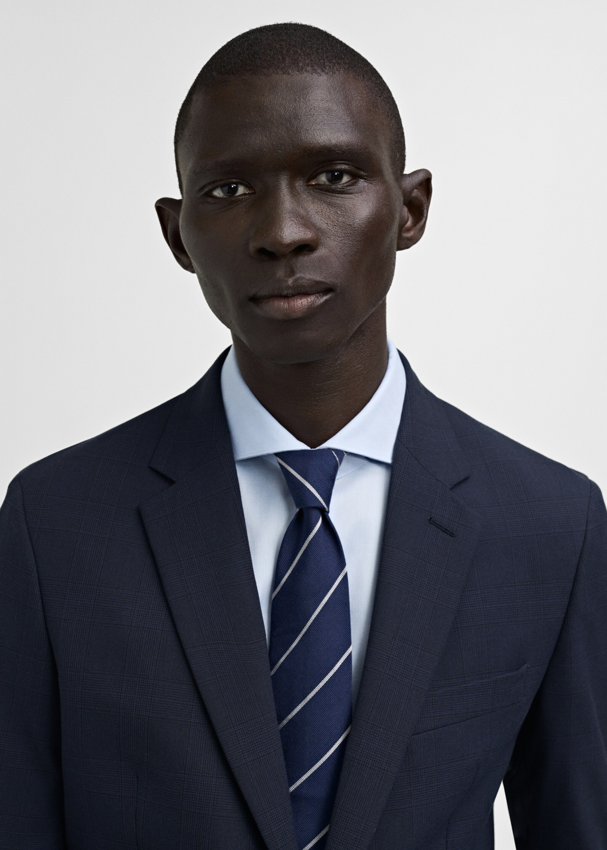 Veste costume Milán slim-fit - Détail de l'article 1, Bleu marine foncé. Ref: 87090601-00.