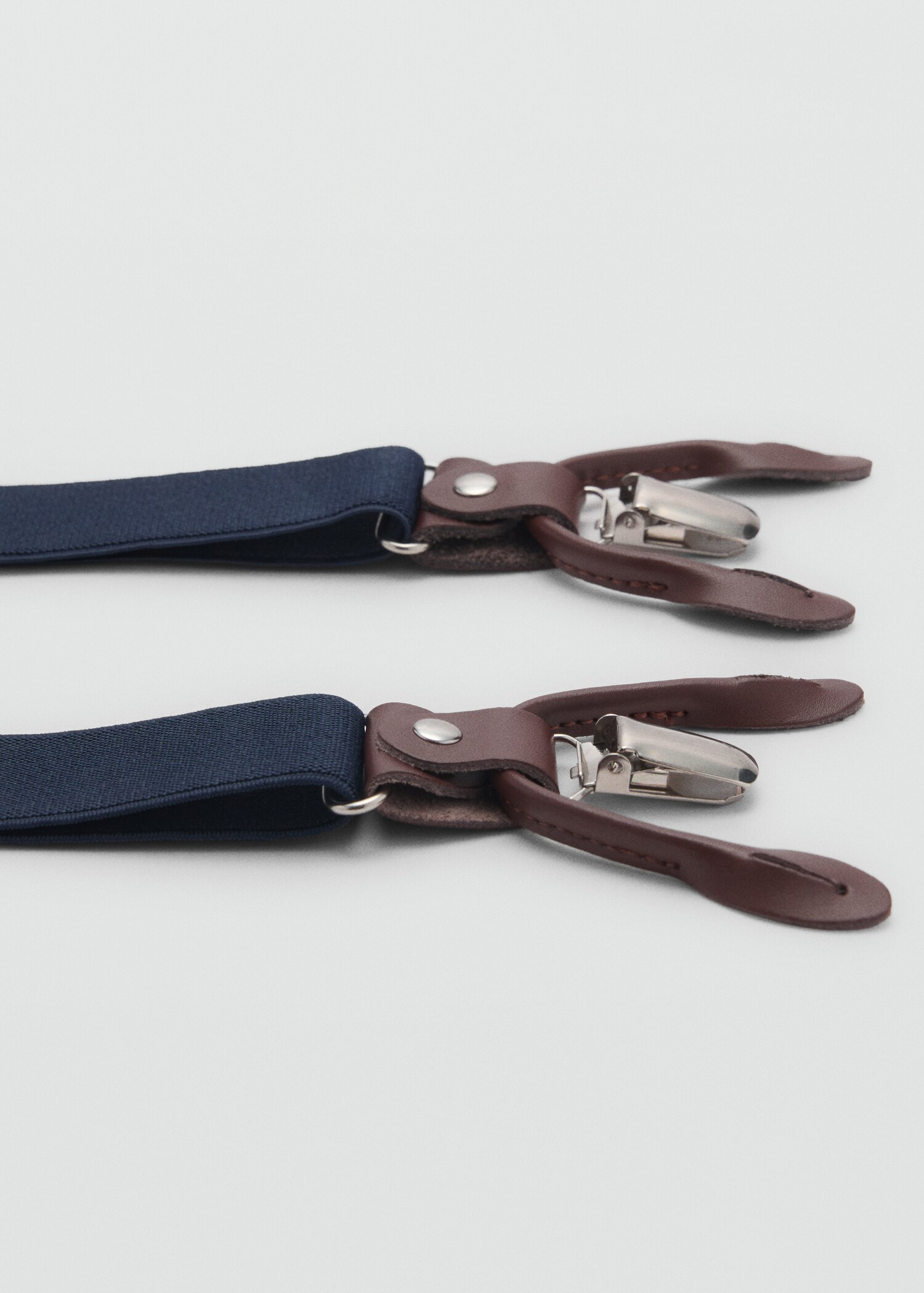 Adjustable elastic straps with leather details - Details of the article 2