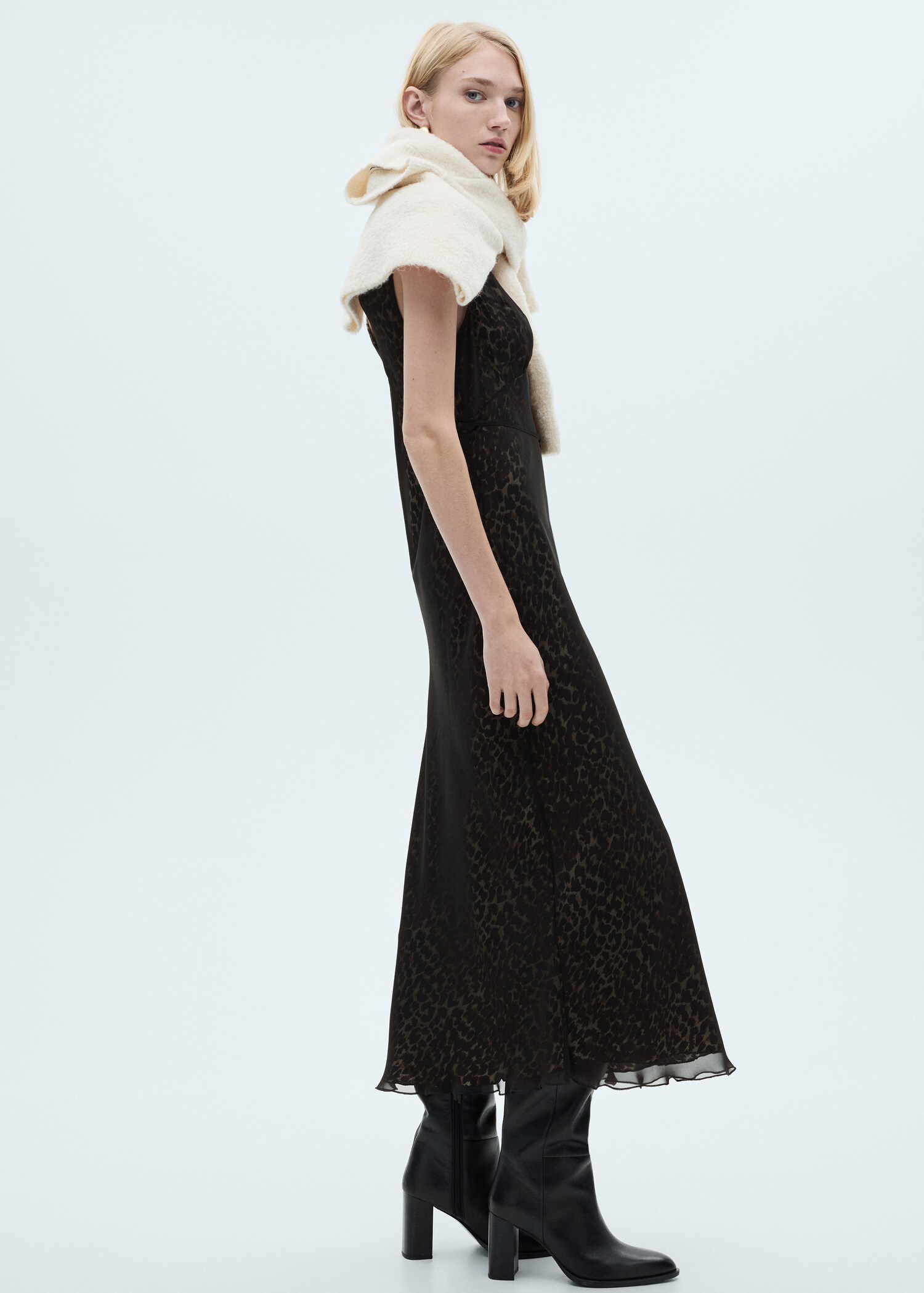 Animal-print v-neck dress - Details of the article 2