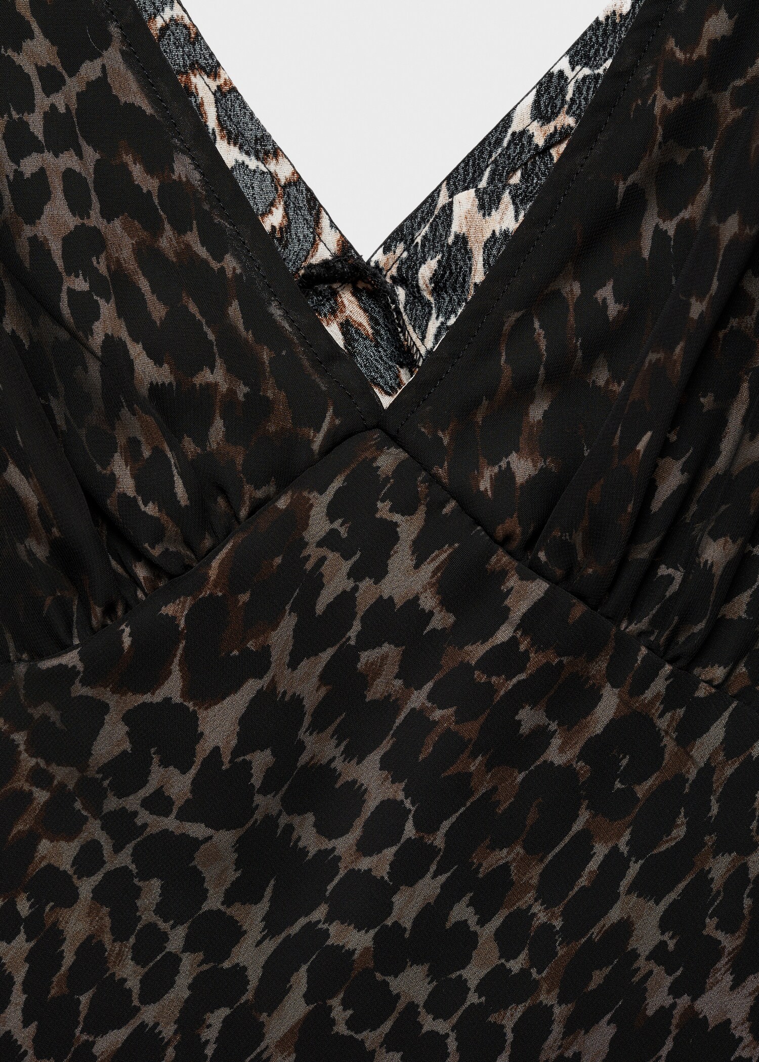 Animal-print v-neck dress - Details of the article 8