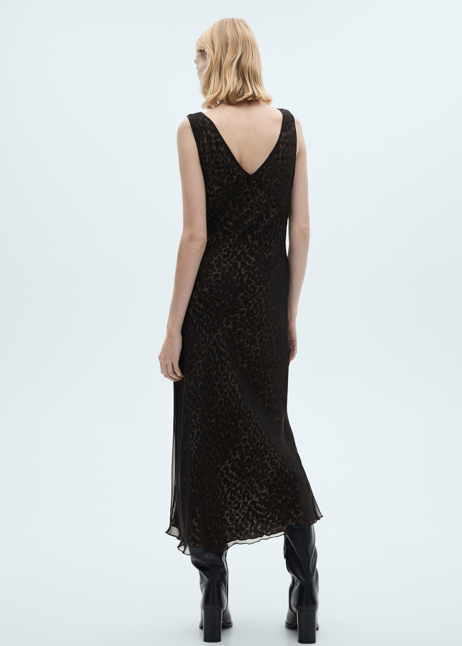 Animal-print v-neck dress - Reverse of the article