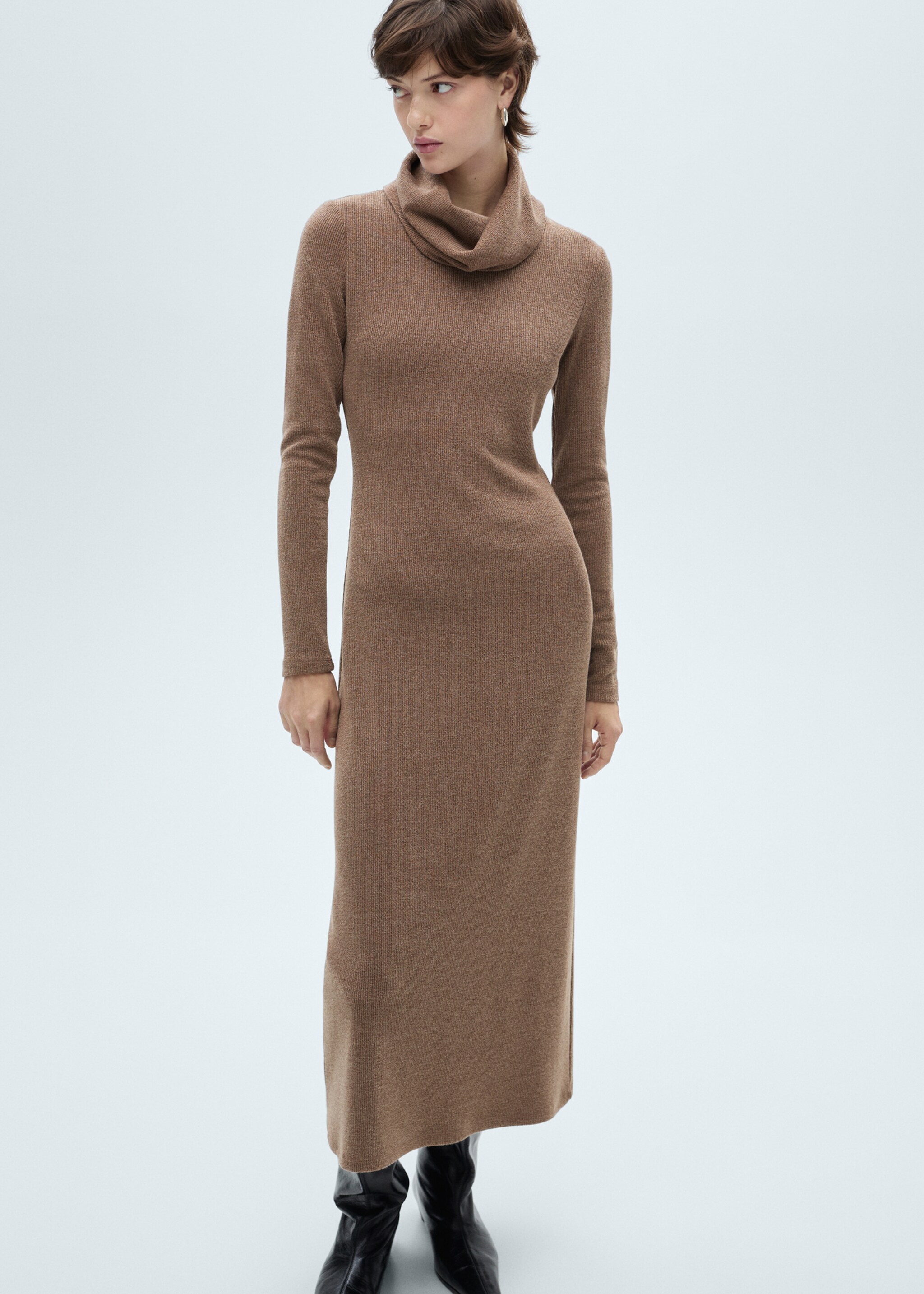 Knitted turtleneck dress - Medium plane, Brown. Ref: 87090625-00.