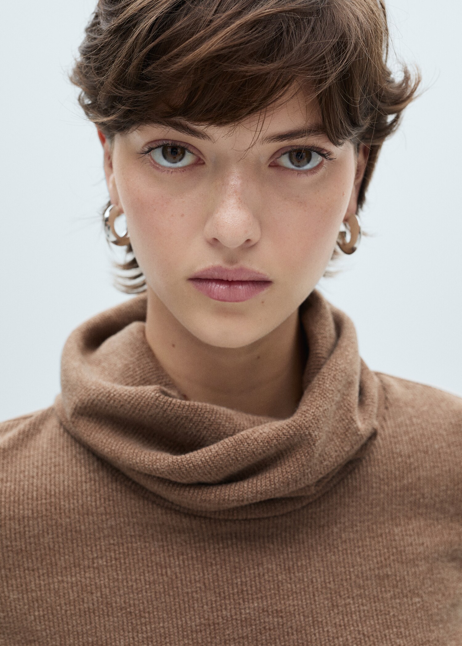 Knitted turtleneck dress - Details of the article 1