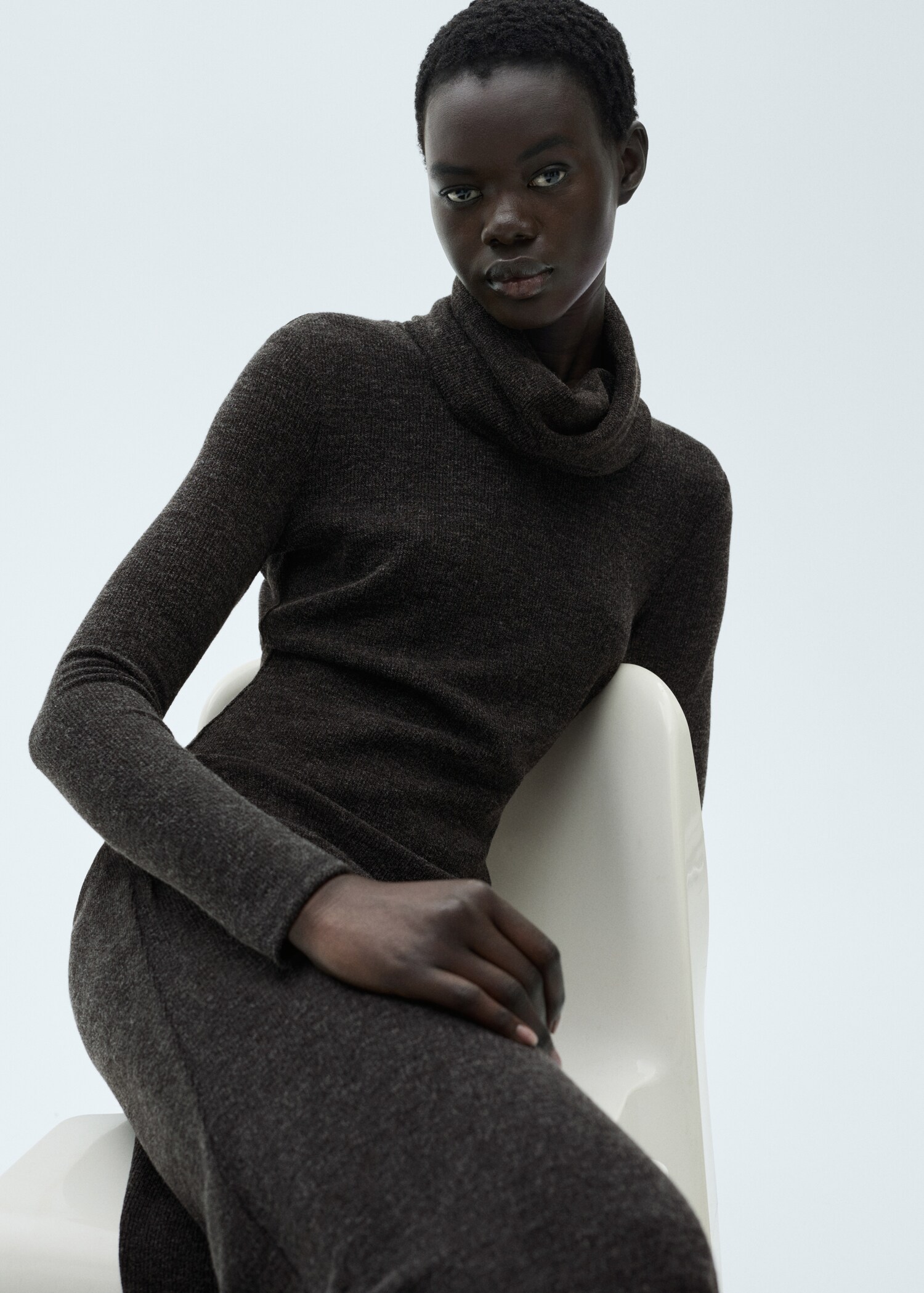 Knitted turtleneck dress - Details of the article 2