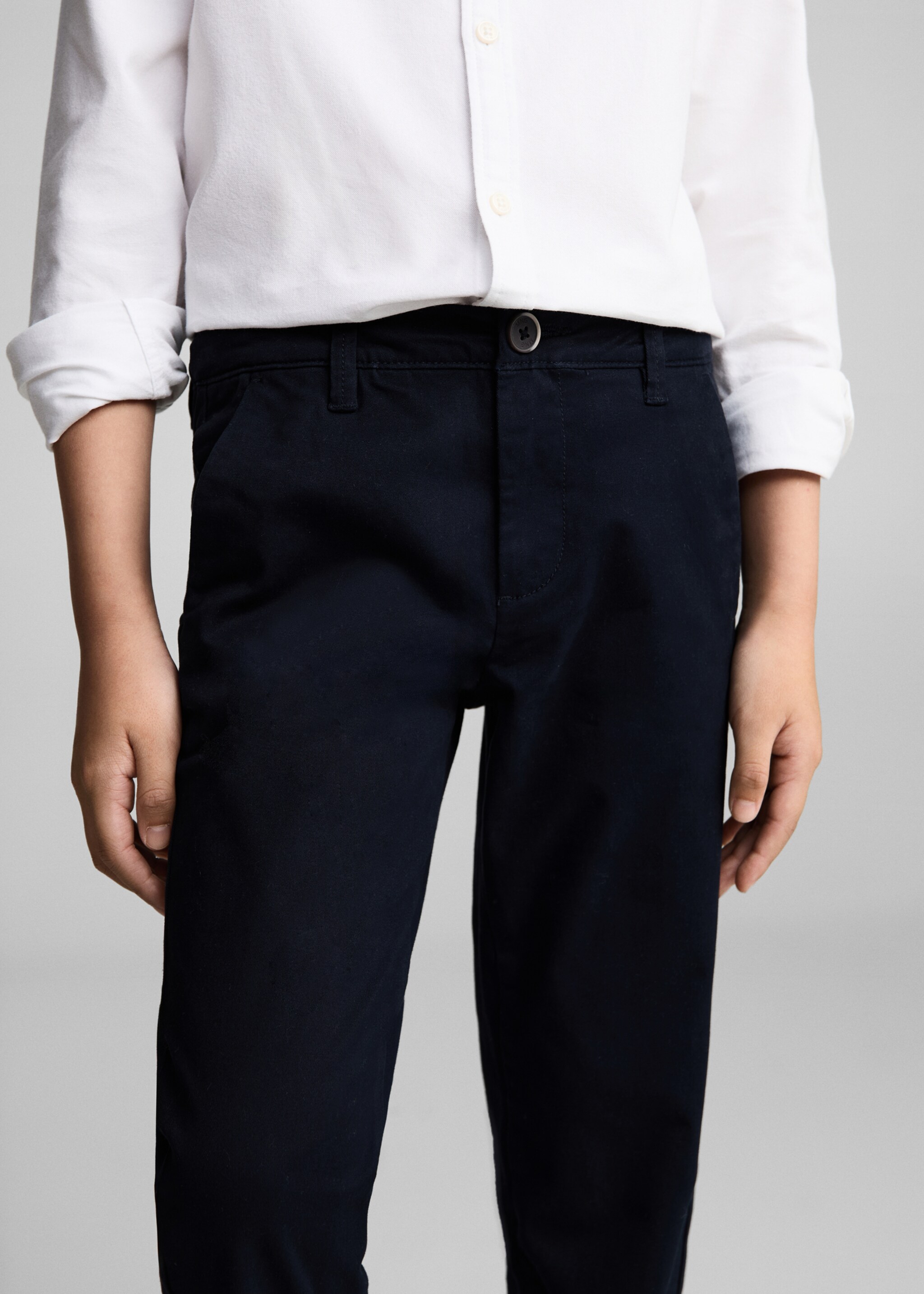 Cotton chinos - Details of the article 6, Dark Navy. Ref: 87090626-00.