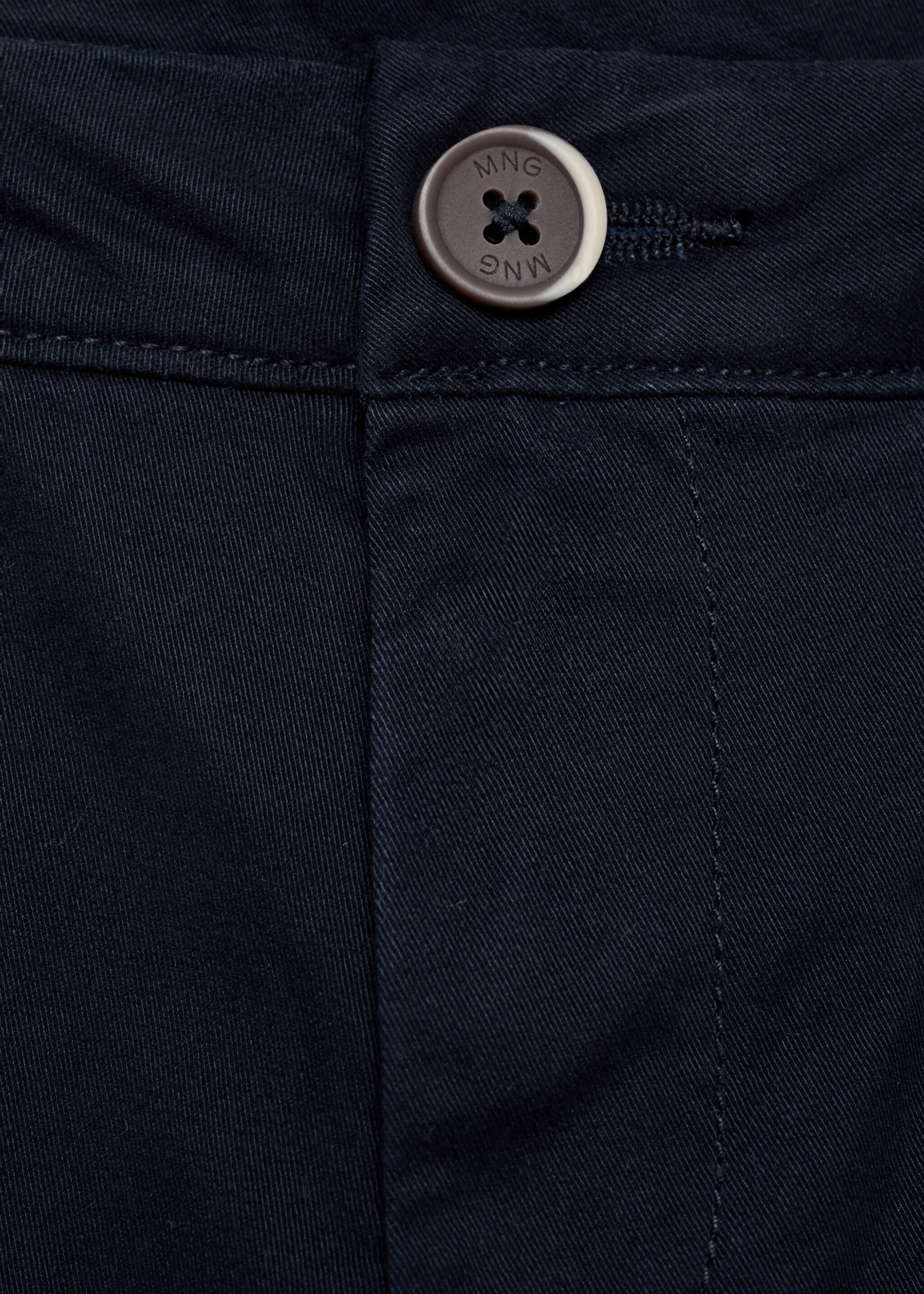 Cotton chinos - Details of the article 8, Dark Navy. Ref: 87090626-00.