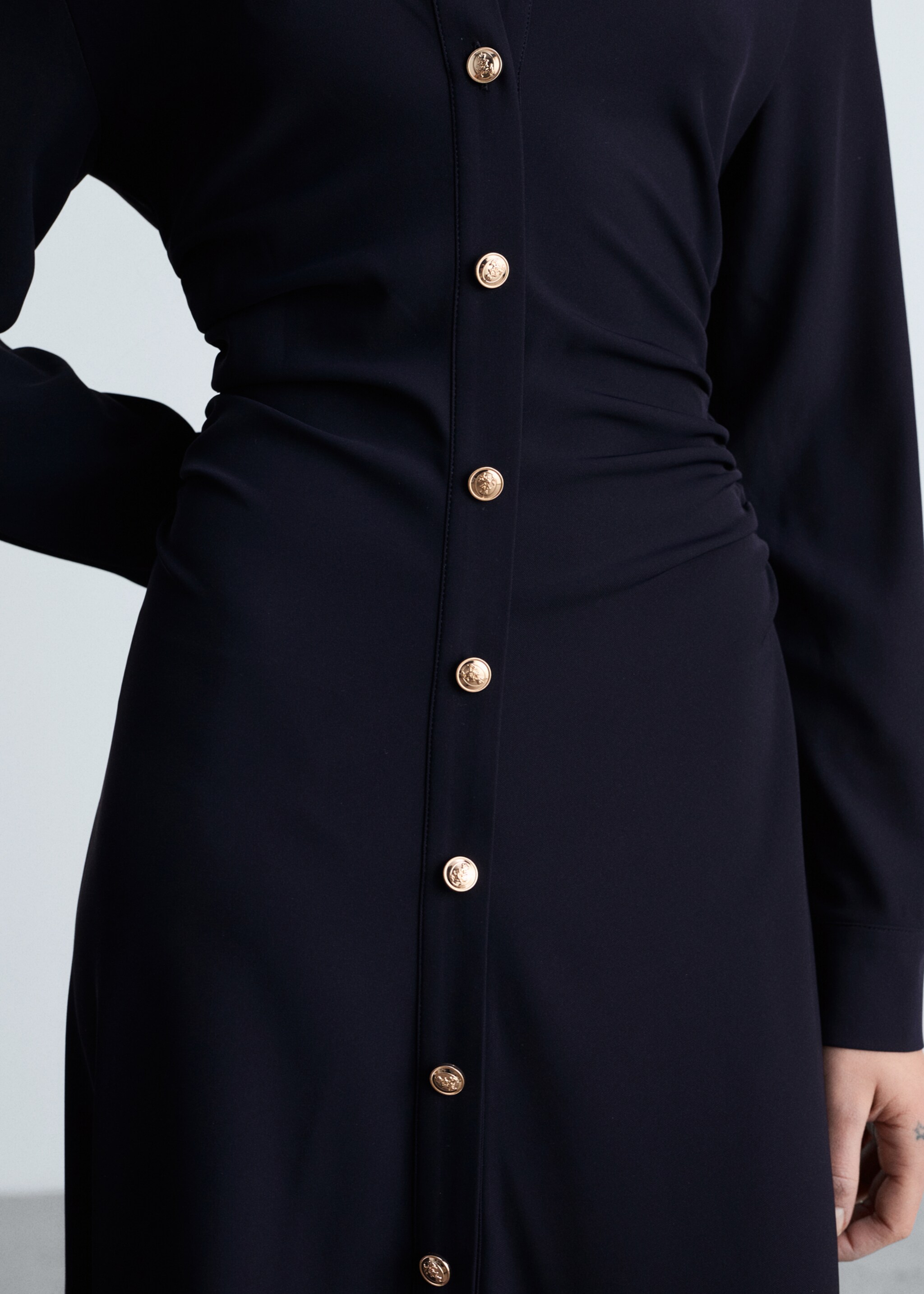 Midi-dress with draped waist - Details of the article 6, Dark Navy. Ref: 87090629-00.