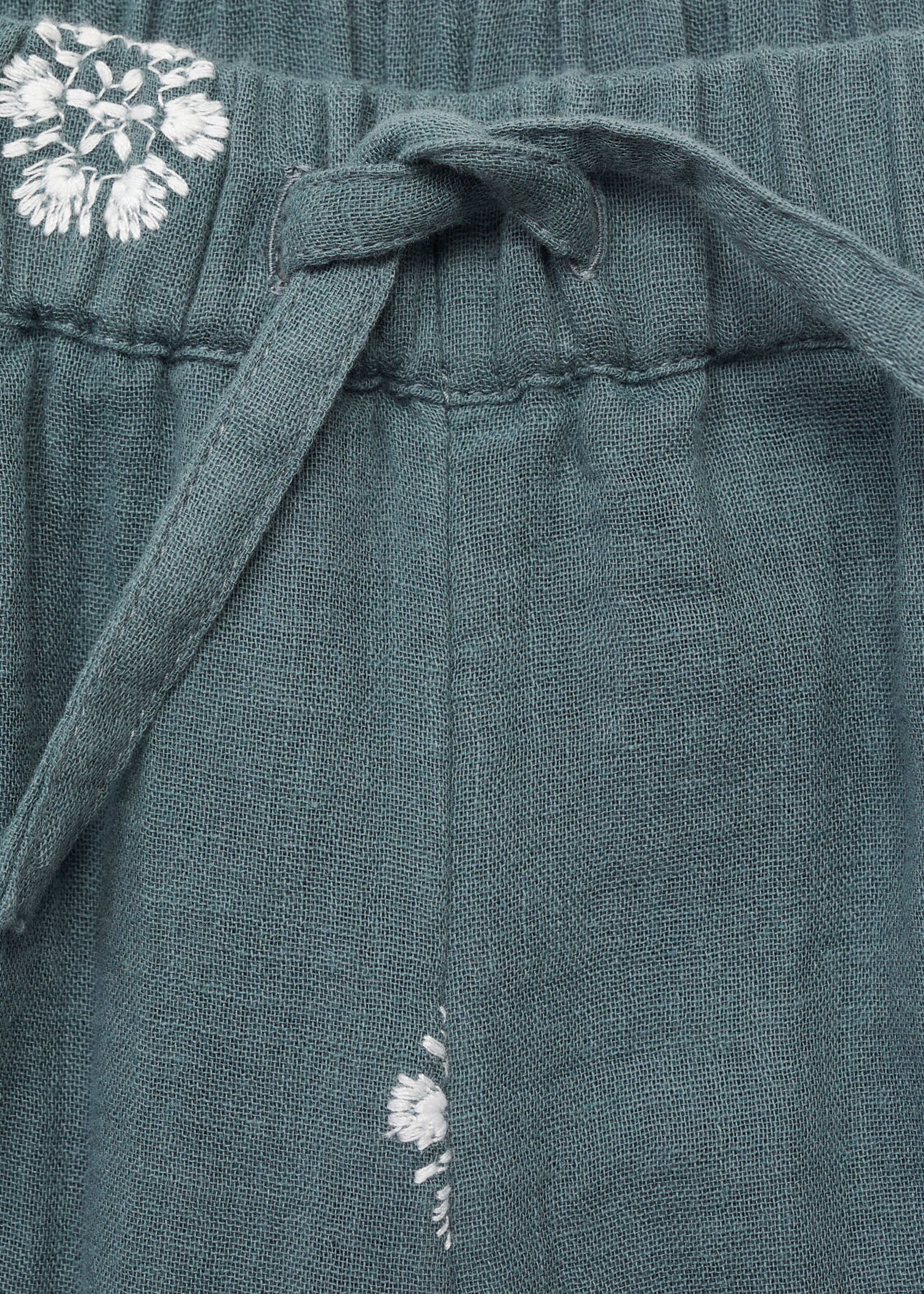 Broderad bomullsbyxa - Detaljer om artikeln 8, Grön. Ref: 87090635-00.