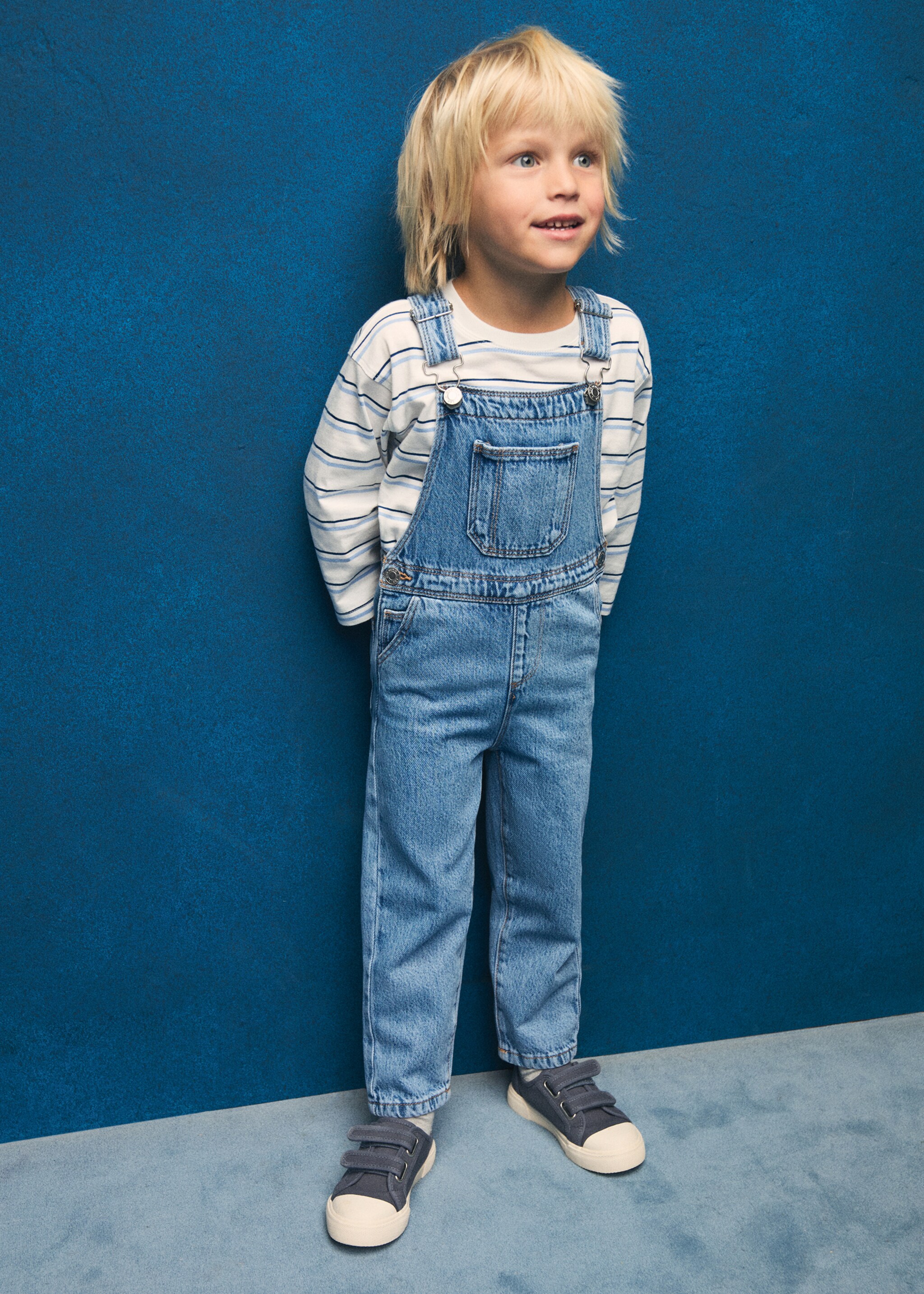 Long denim overalls with pocket - Details of the article 5, Light Blue. Ref: 87090639-00.