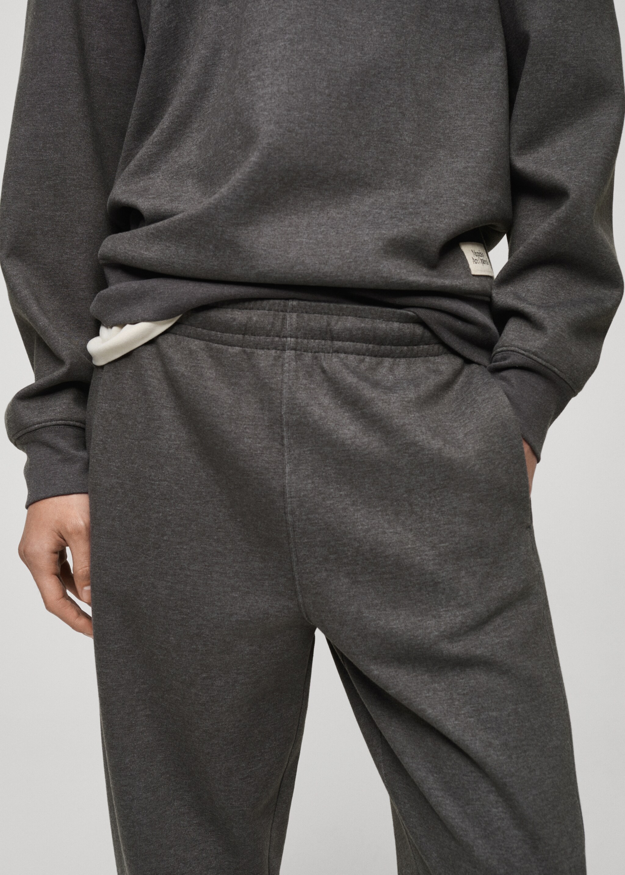 Cotton joggers embroidered detail - Details of the article 1, Medium Heather Grey. Ref: 87090642-00.
