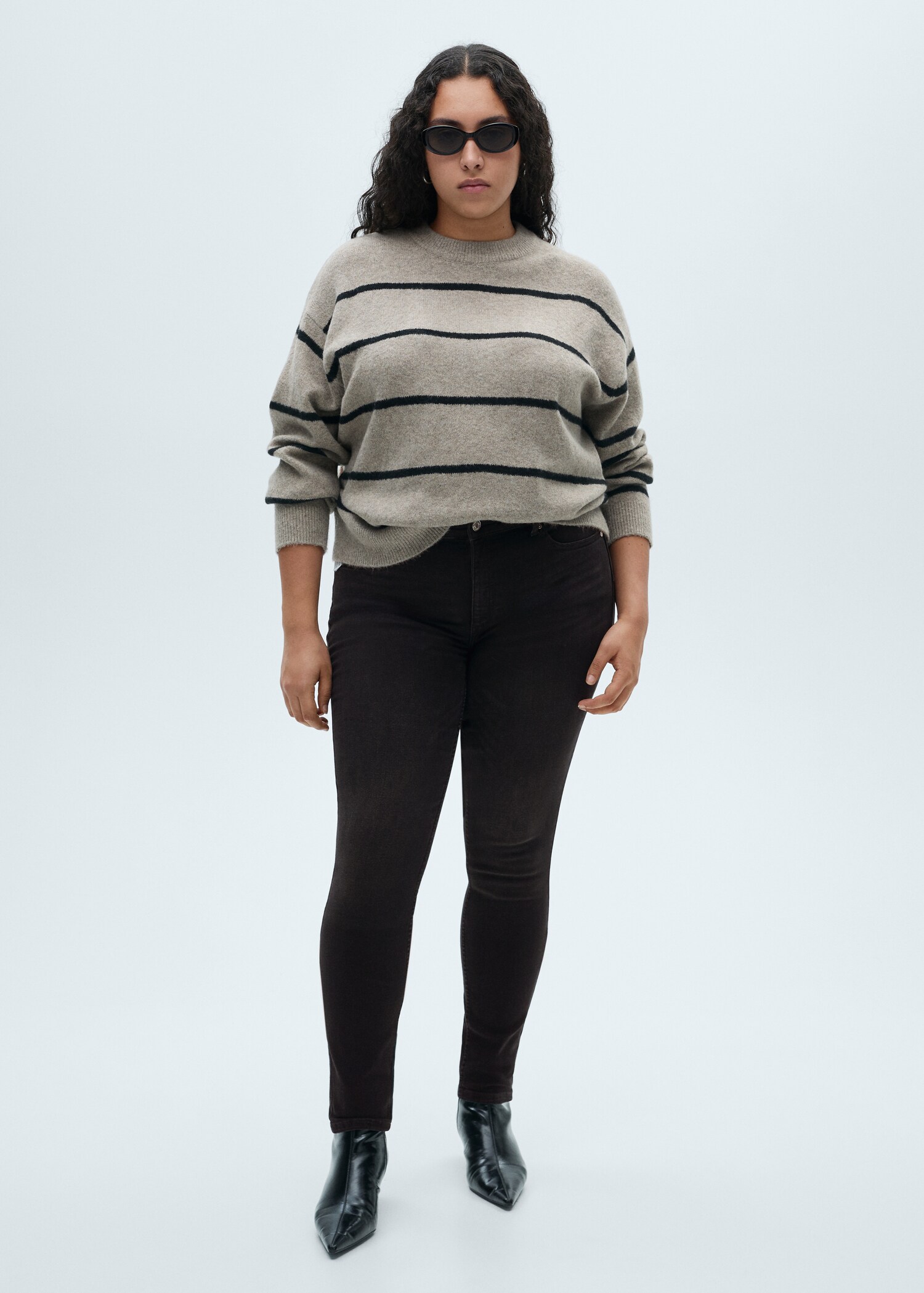 Push-up low-rise skinny jeans - Details of the article 3