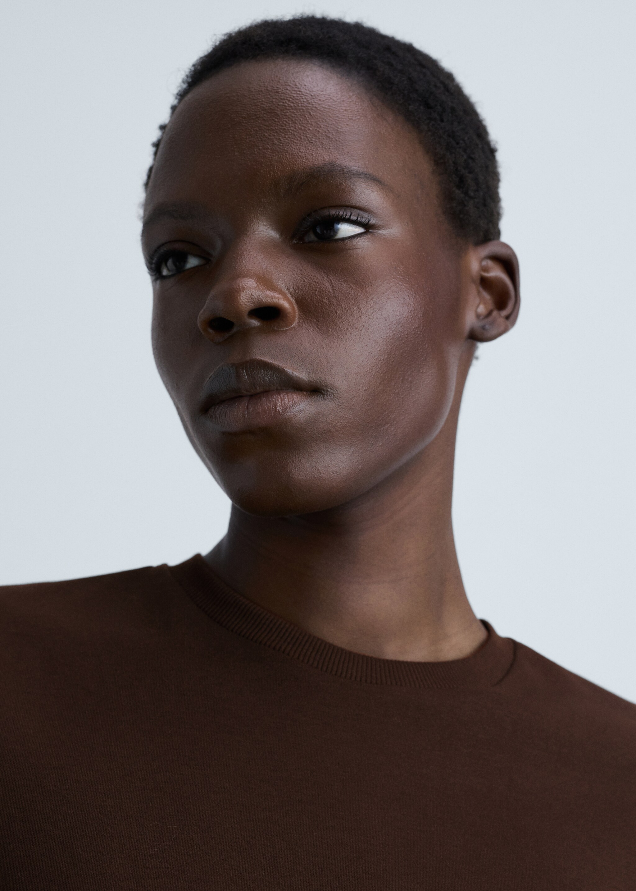 Kurzärmliges Baumwoll-T-Shirt - Detail des Artikels 1, Braun. Ref: 87090654-00.