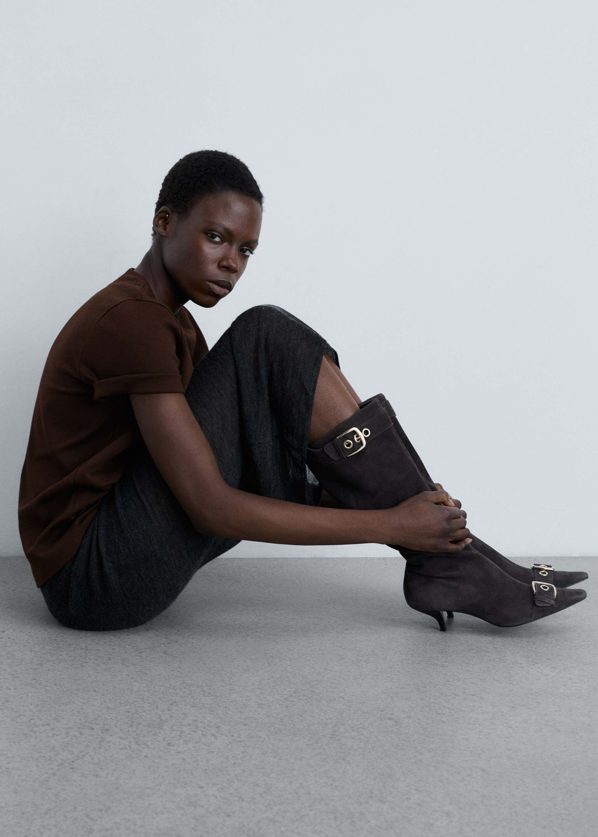 Kurzärmliges Baumwoll-T-Shirt - Detail des Artikels 2, Braun. Ref: 87090654-00.