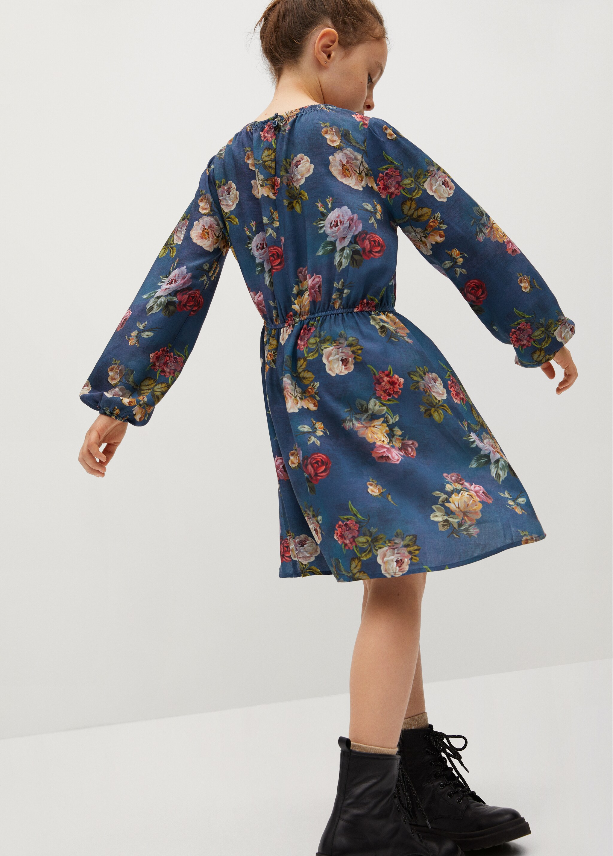 Vestido estampado flores - Plano medio