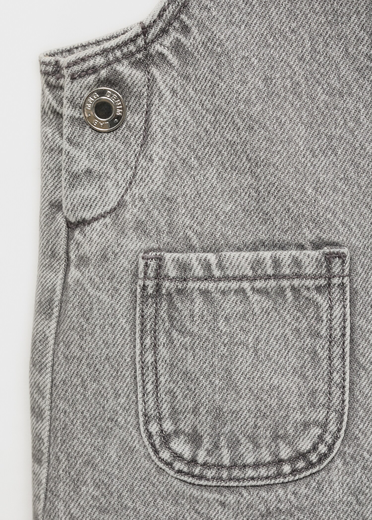 Short denim pinafore - Details of the article 0