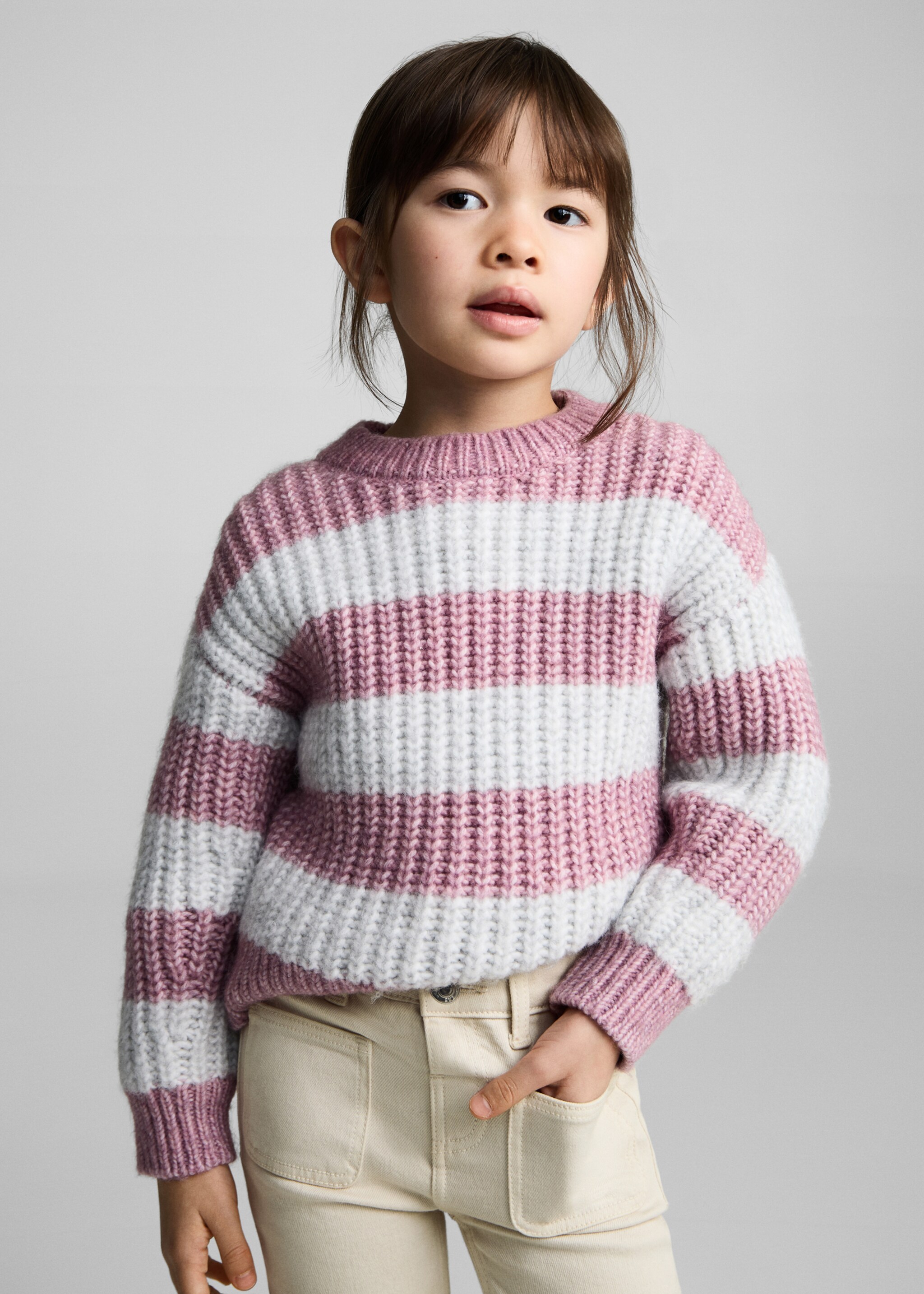 Dżinsy o kroju flare z kieszeniami - Plan średni, Piaskowy. Ref: 87091511-00.