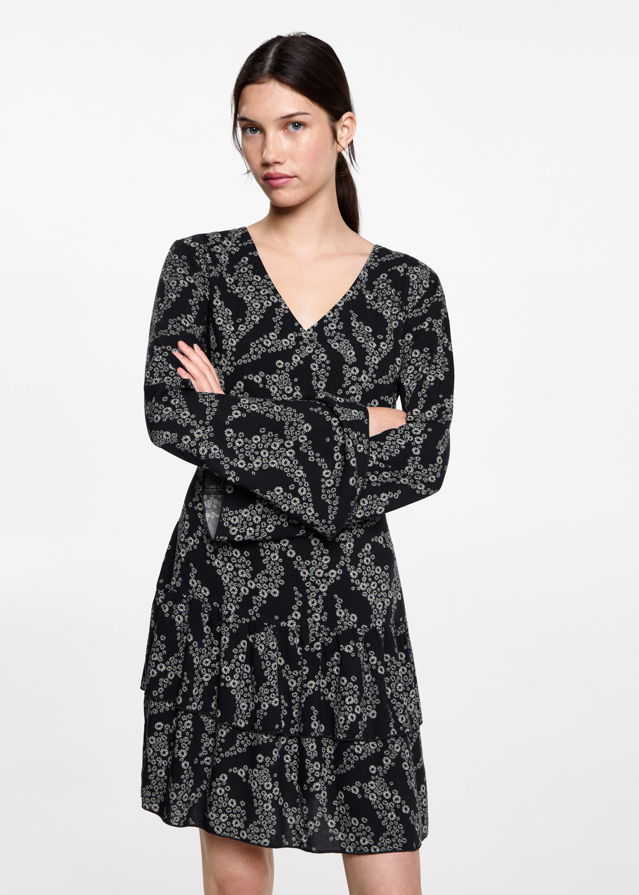 Vestido estampado floral - Plano médio, Preto. Ref: 87091512-00.