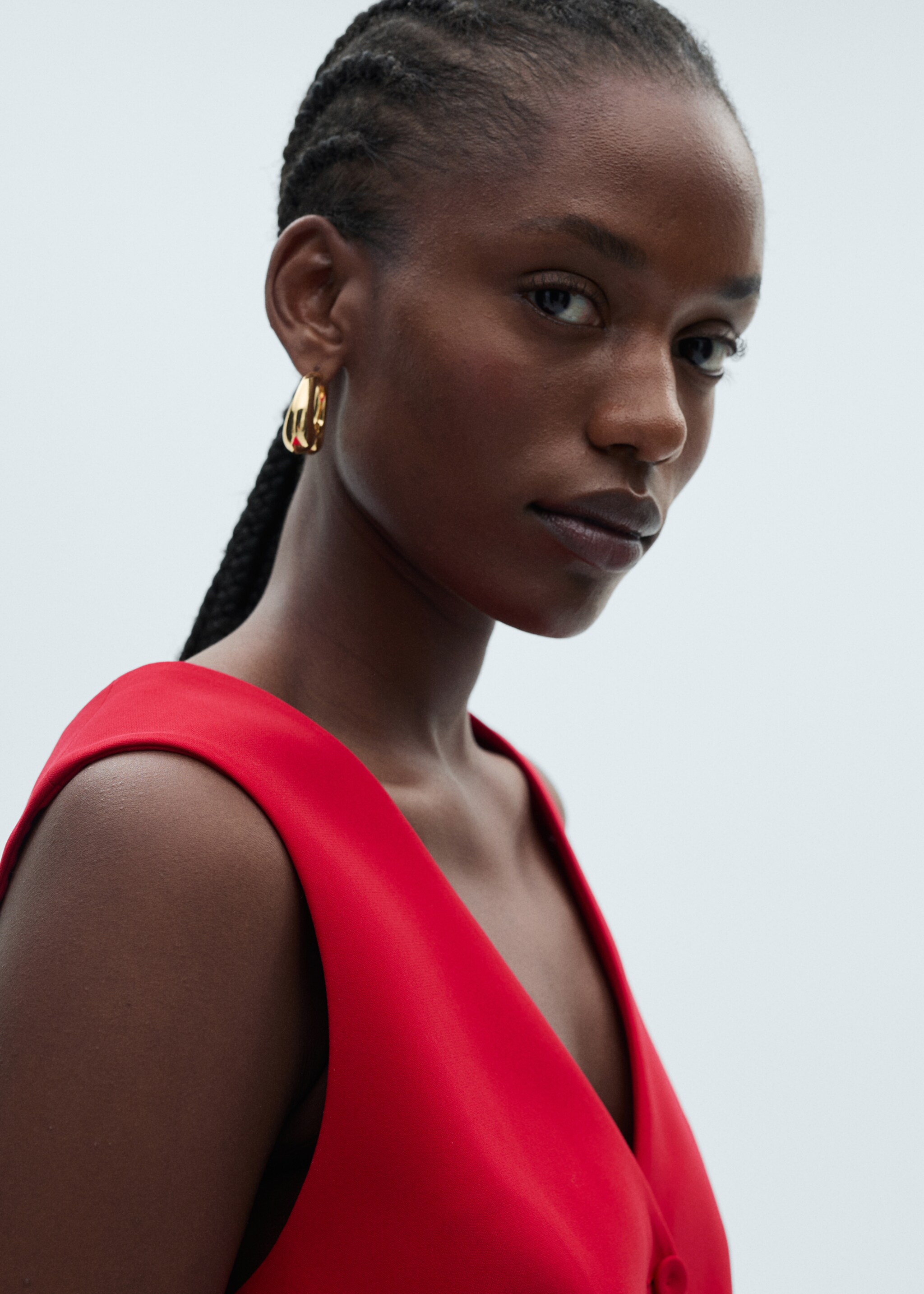 Suit waistcoat with buttons - Details of the article 4, Red. Ref: 87091518-00.