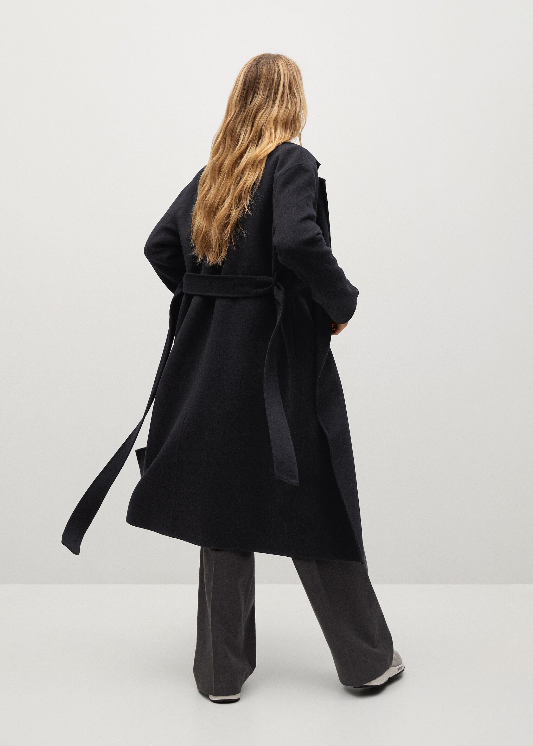 Handmade wool coat - Reverse of the article