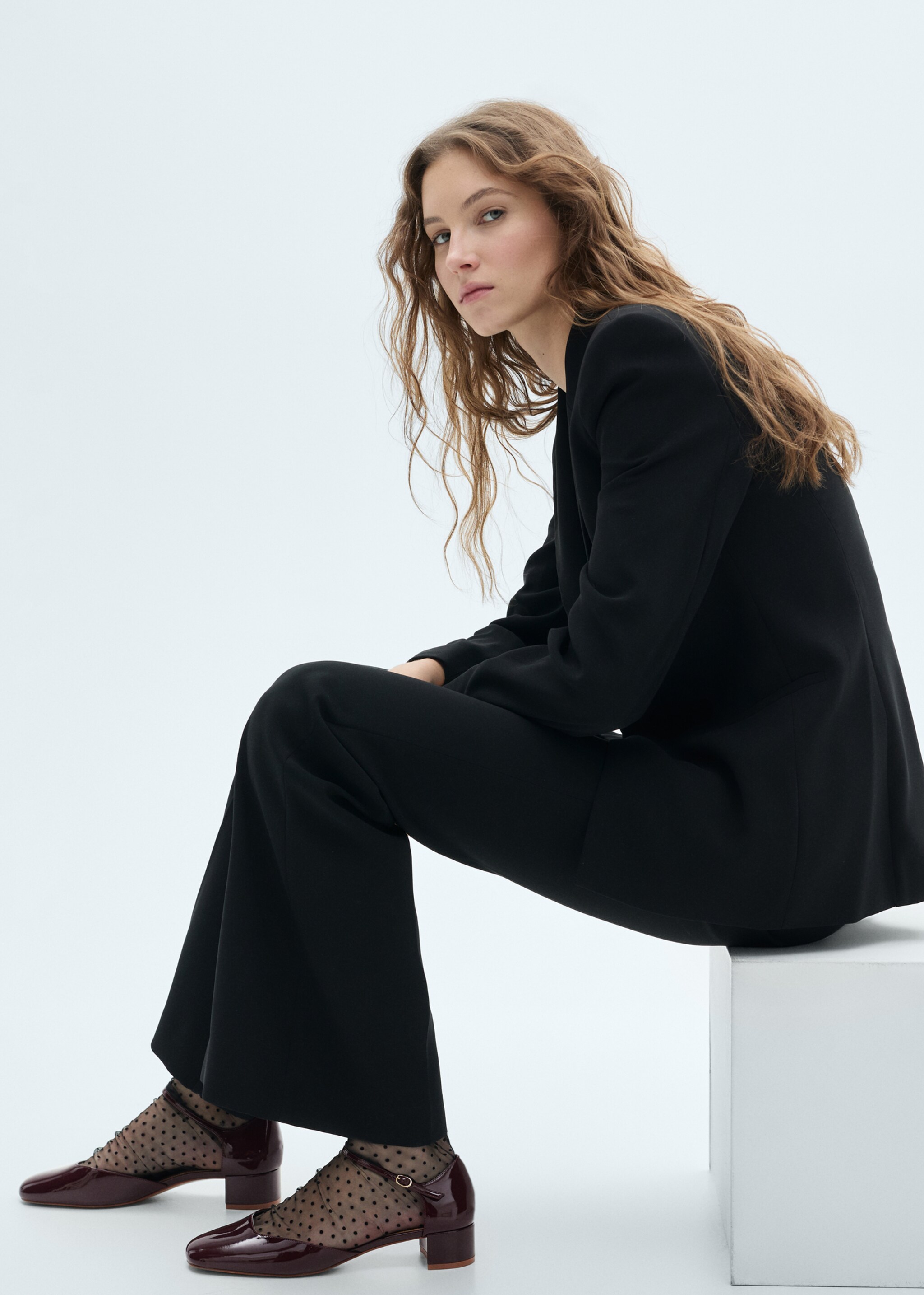 Zapato tacón charol - Detalle del artículo 9, Burdeos. Ref: 87092025-00.