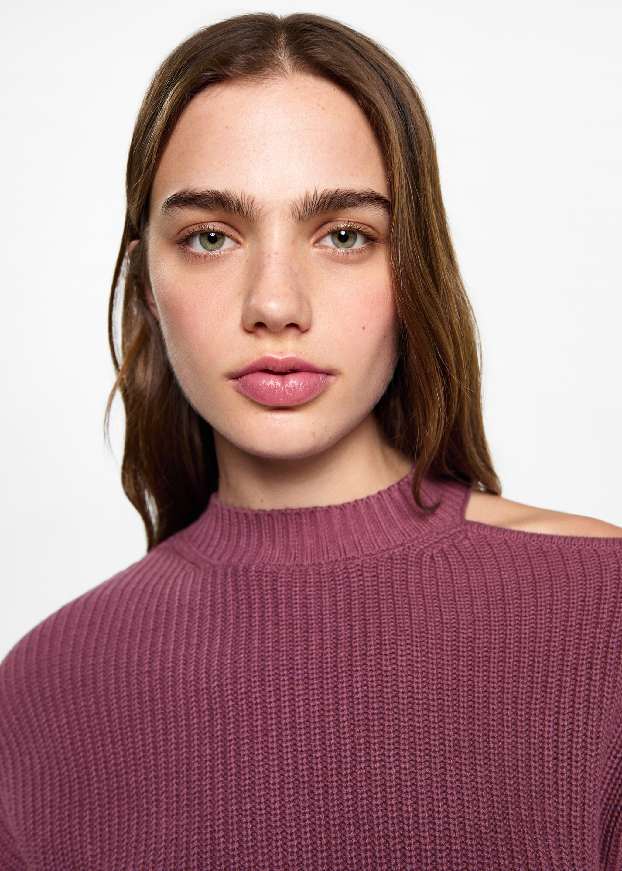 Asymmetrical sweater with shoulder opening - Details of the article 1, Purple. Ref: 87092537-00.