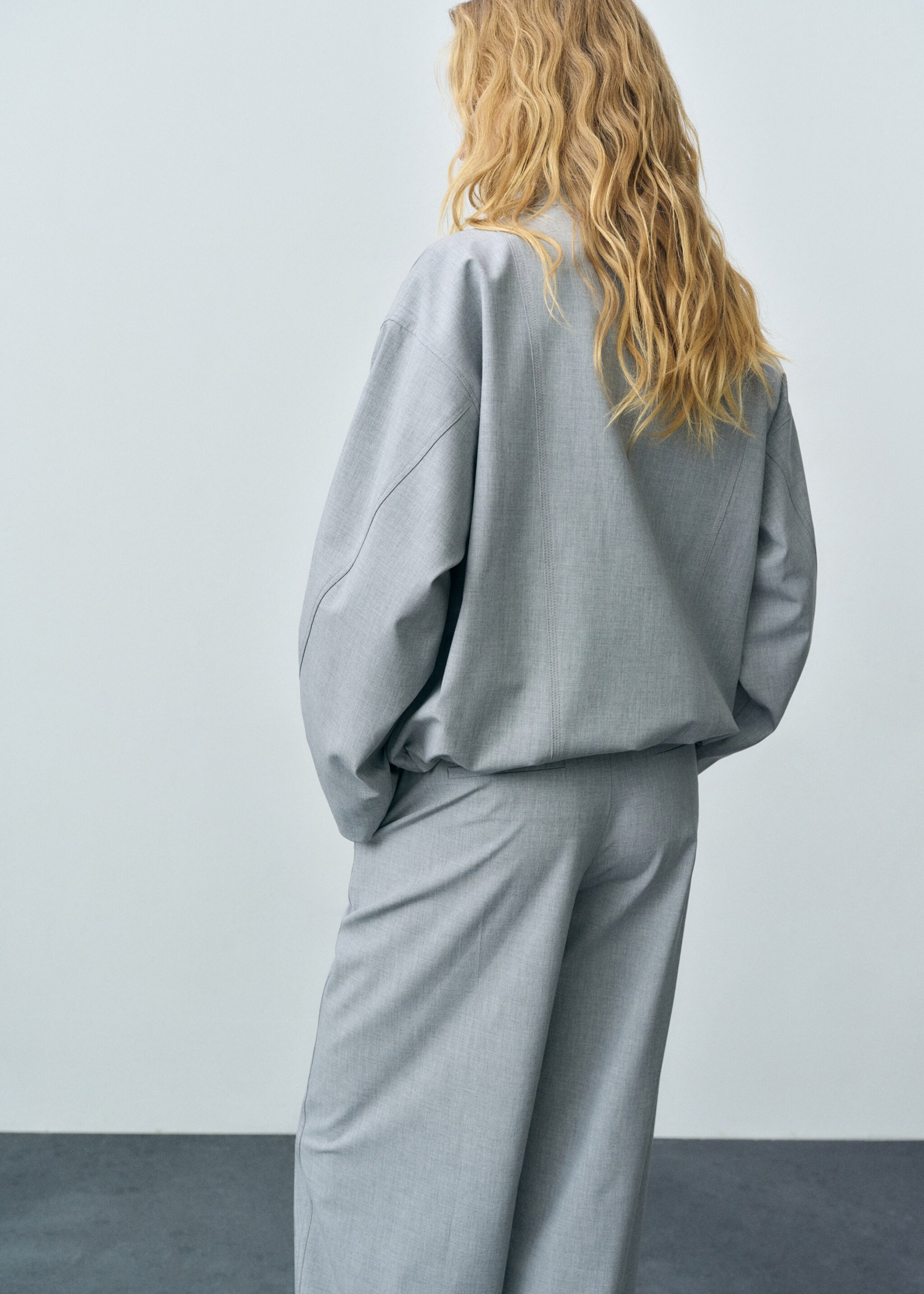 Oversized parka with zip - Reverse of the article, Grey. Ref: 87092538-00.