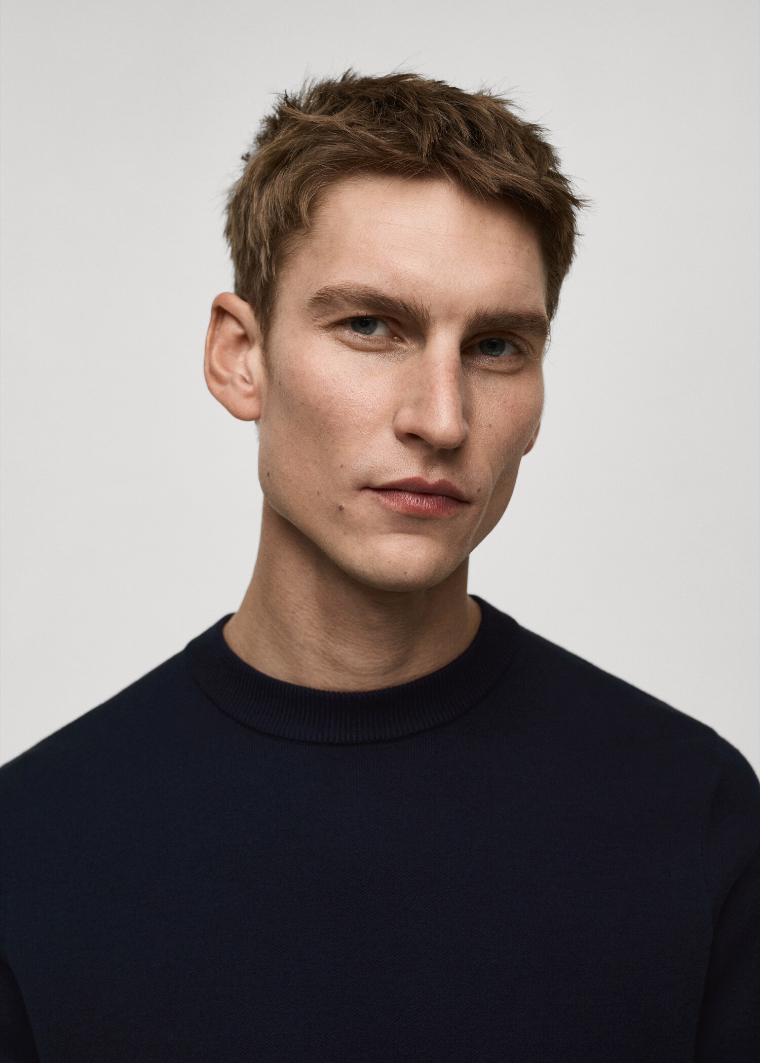 Medium-knit regular-fit sweater - Details of the article 1