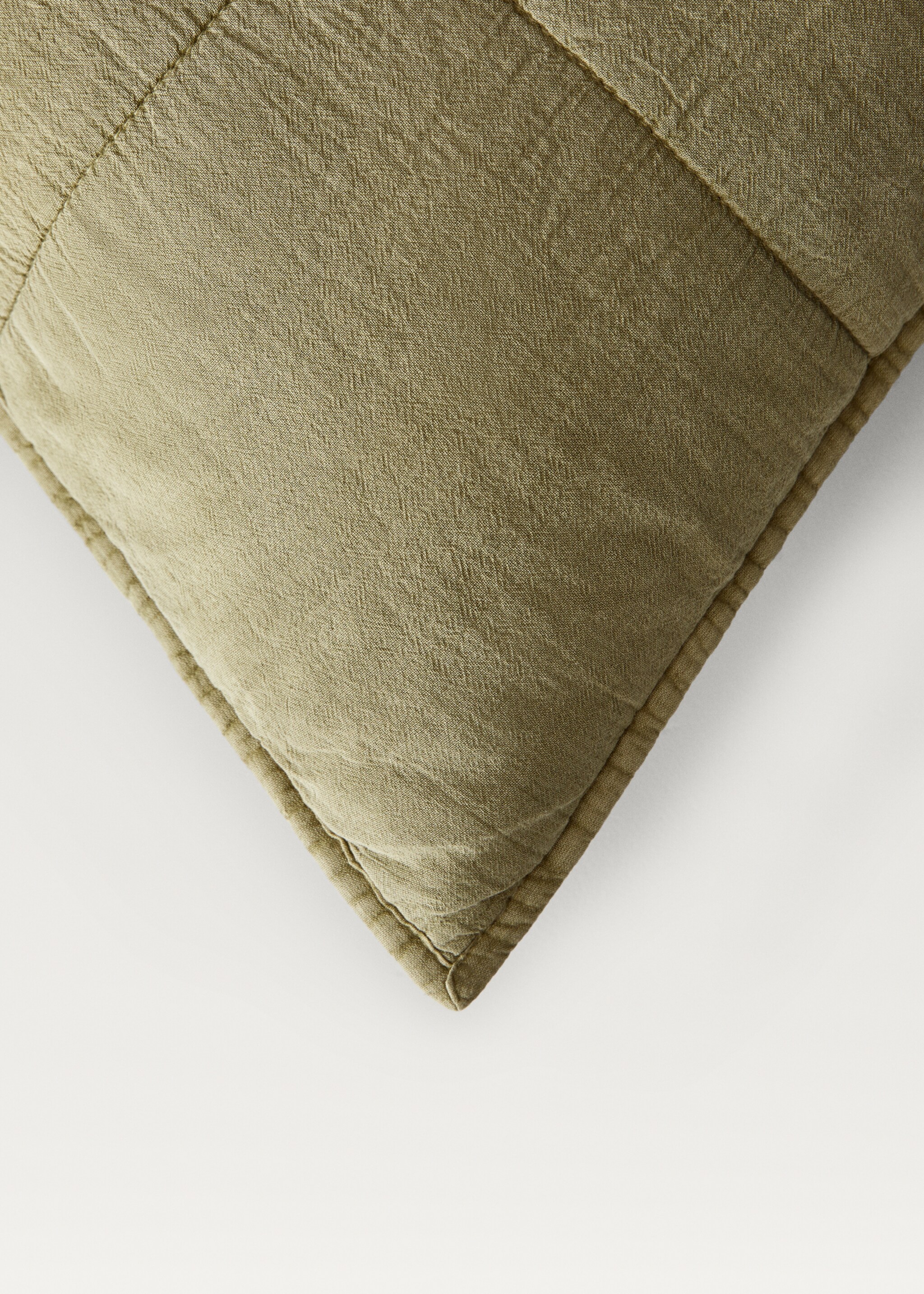 Garment-dyed cotton cushion cover with checks 50x50 cm - Details of the article 3, Khaki. Ref: 87092908-00.