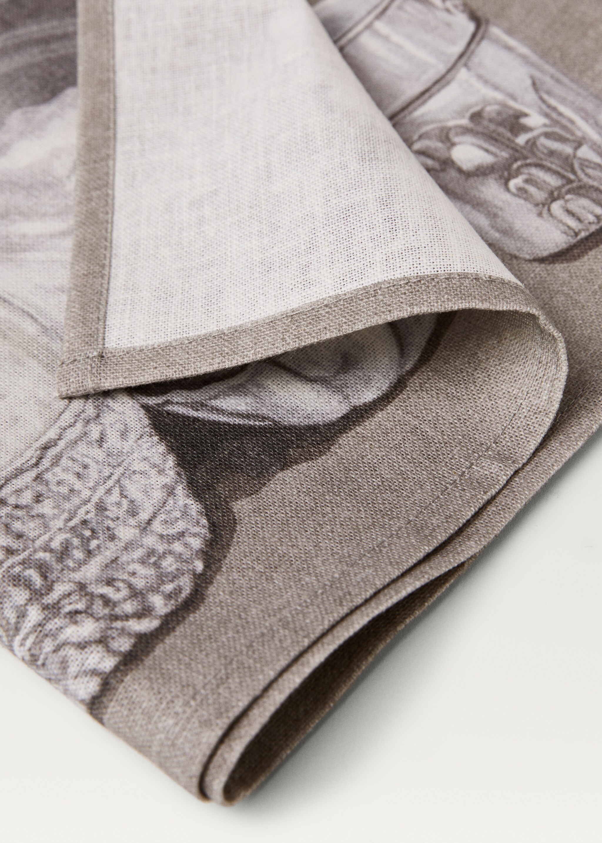 Cotton linen napkins with tableware print - Details of the article 3, Light/Pastel Grey. Ref: 87092945-00.