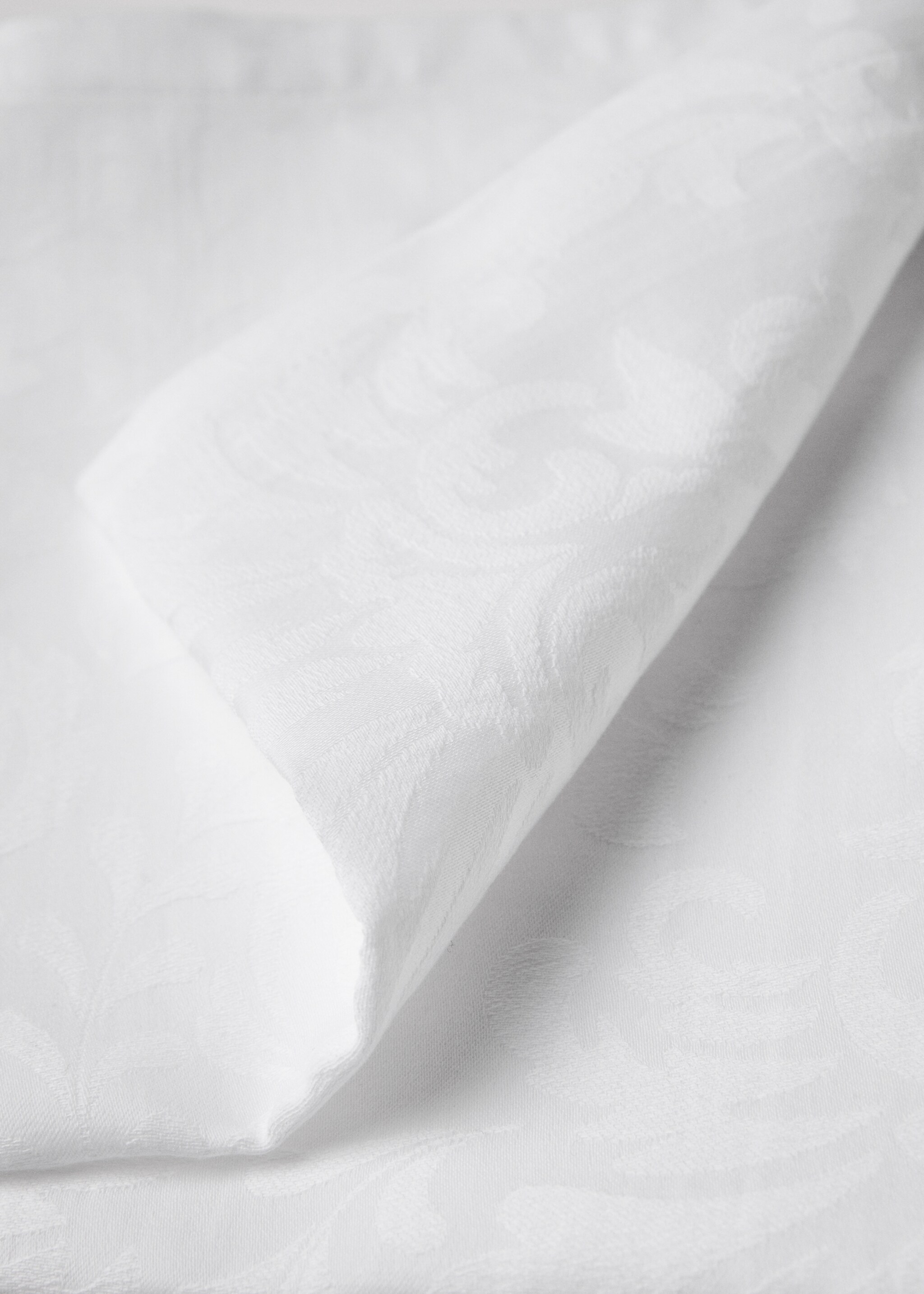Cotton jacquard floral napkins - Details of the article 2, White. Ref: 87092949-00.