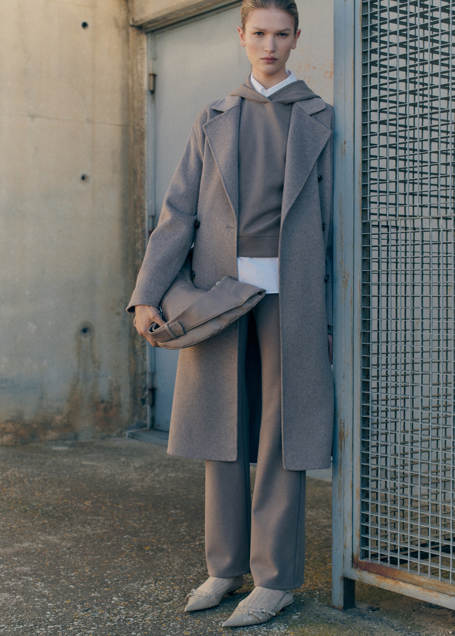 Flared knitted trousers - Details of the article 6