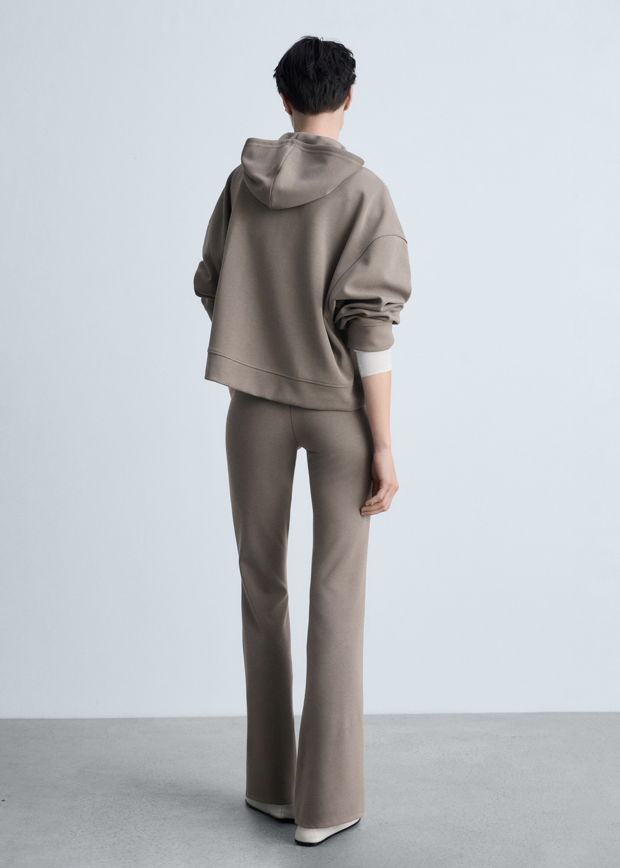 Flared knitted trousers - Reverse of the article, Medium Brown. Ref: 87093274-00.